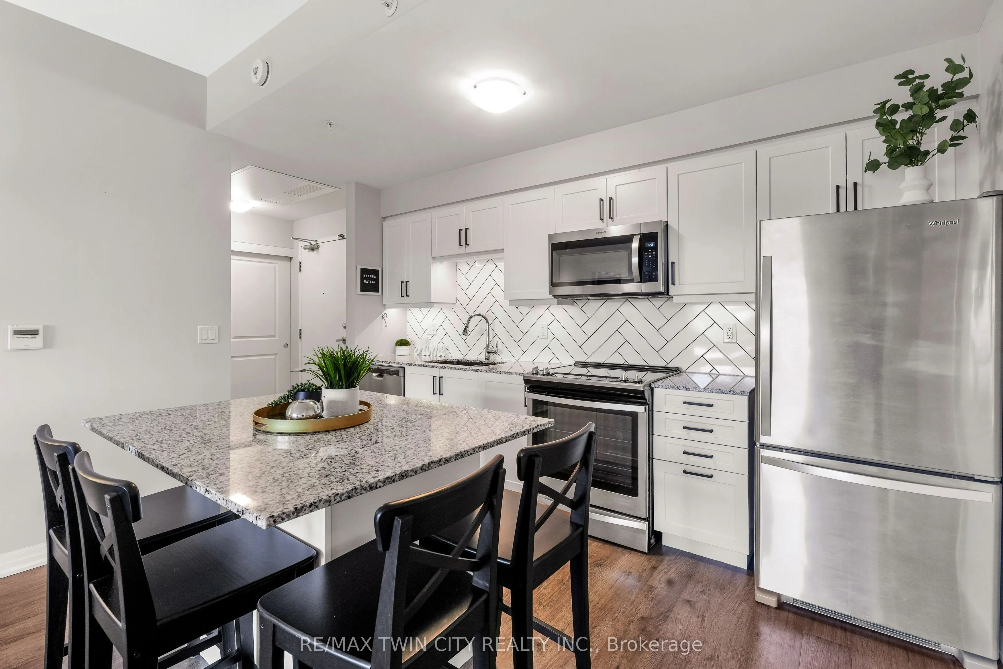 195 Commonwealth Street, #403