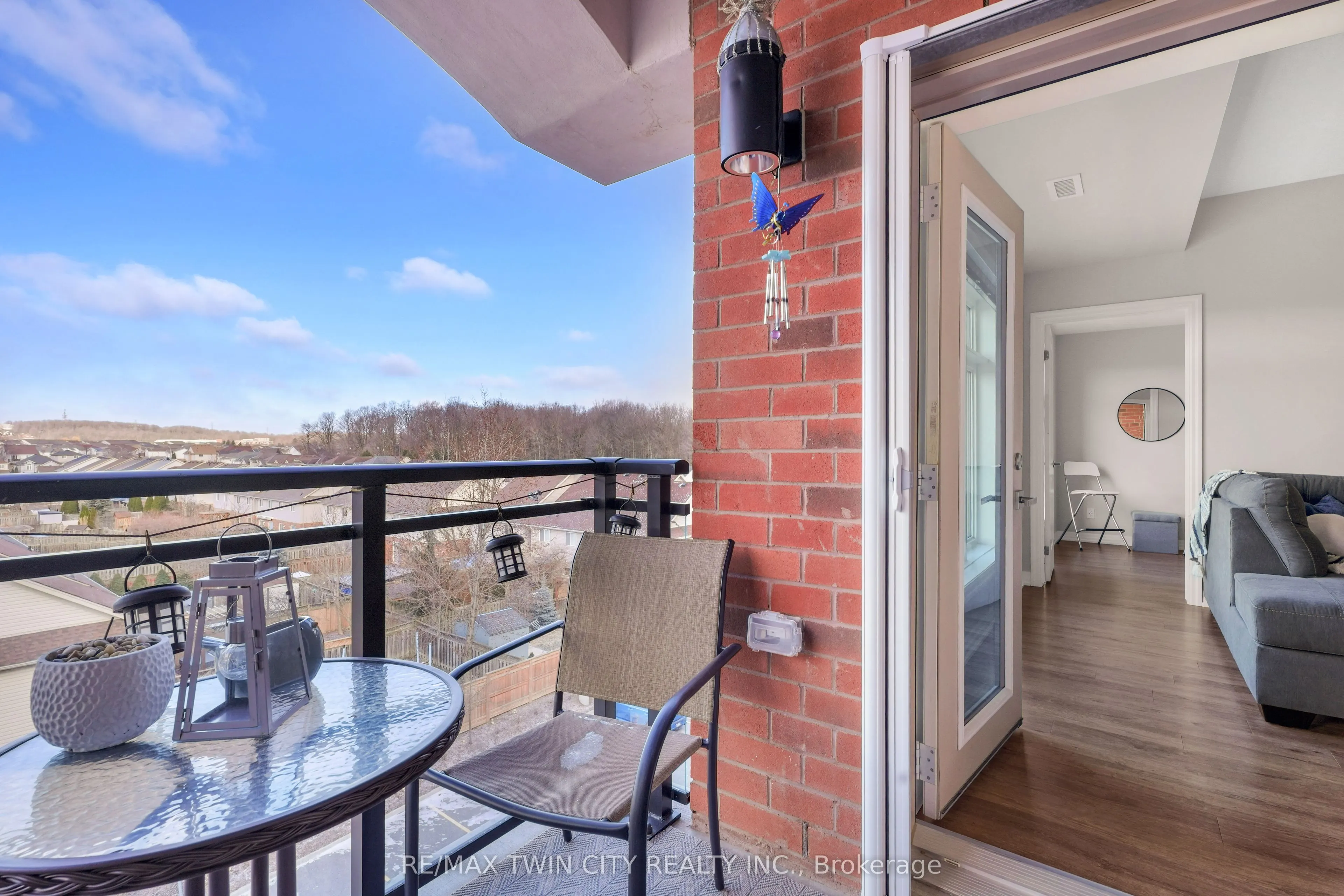 195 Commonwealth Street, #403