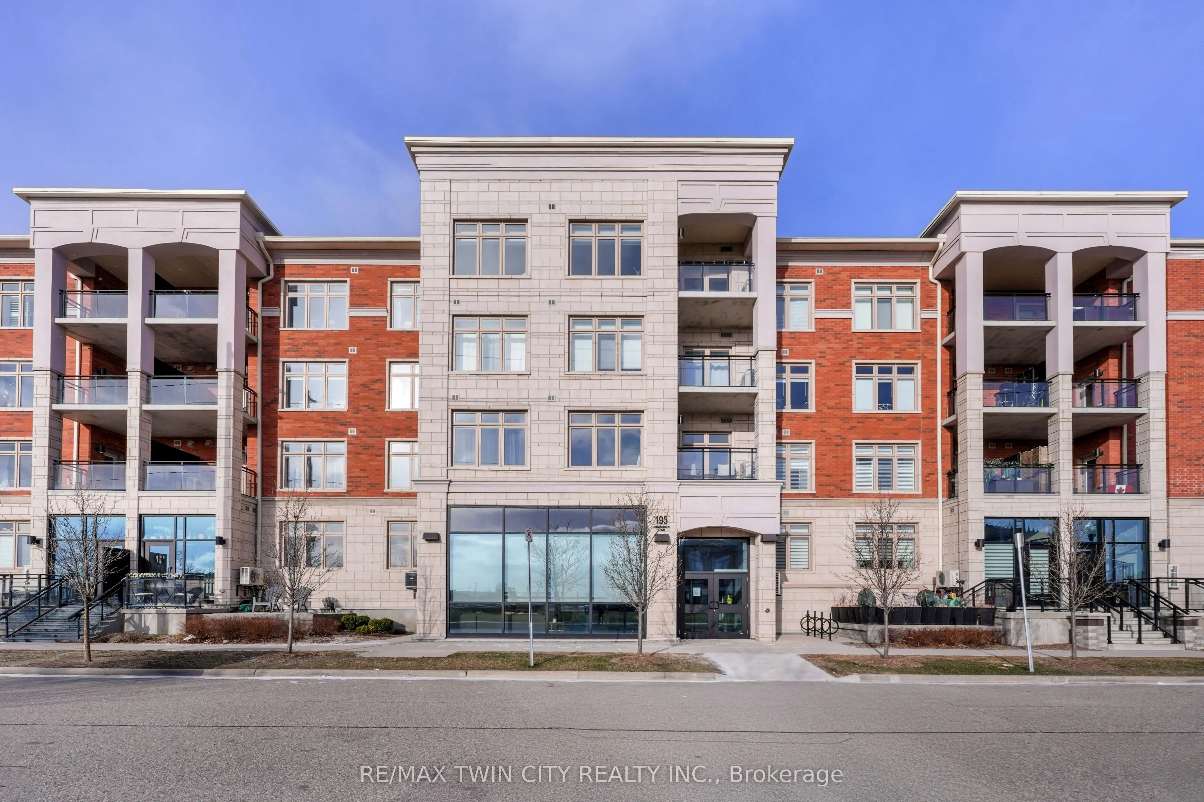 195 Commonwealth Street, #403