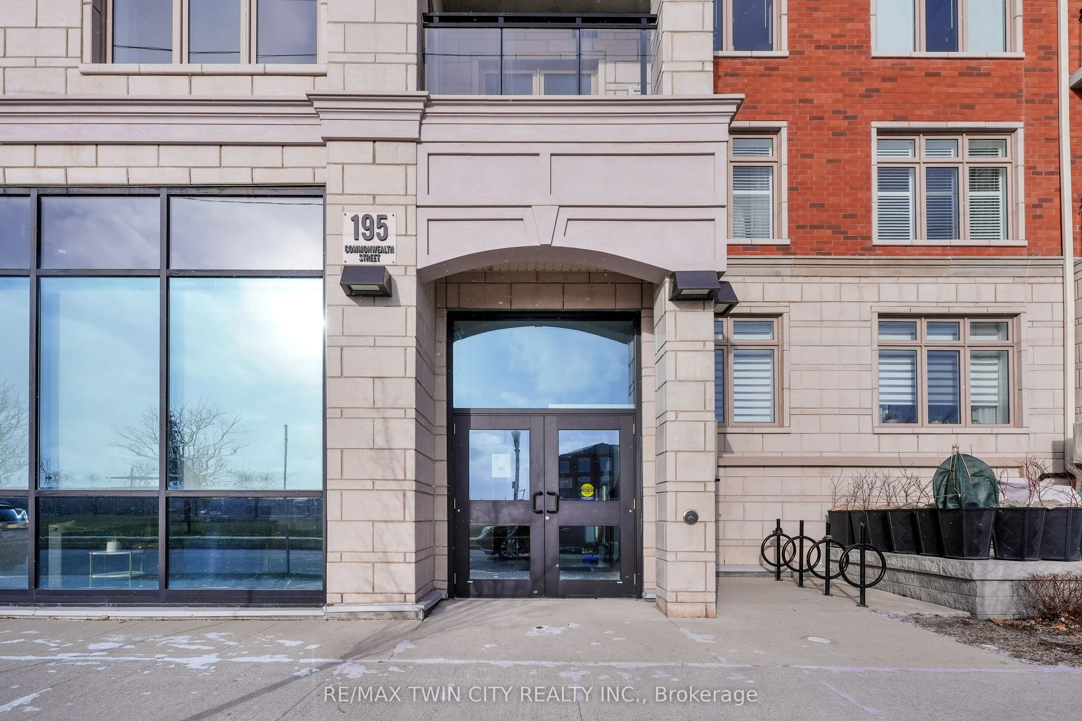 195 Commonwealth Street, #403