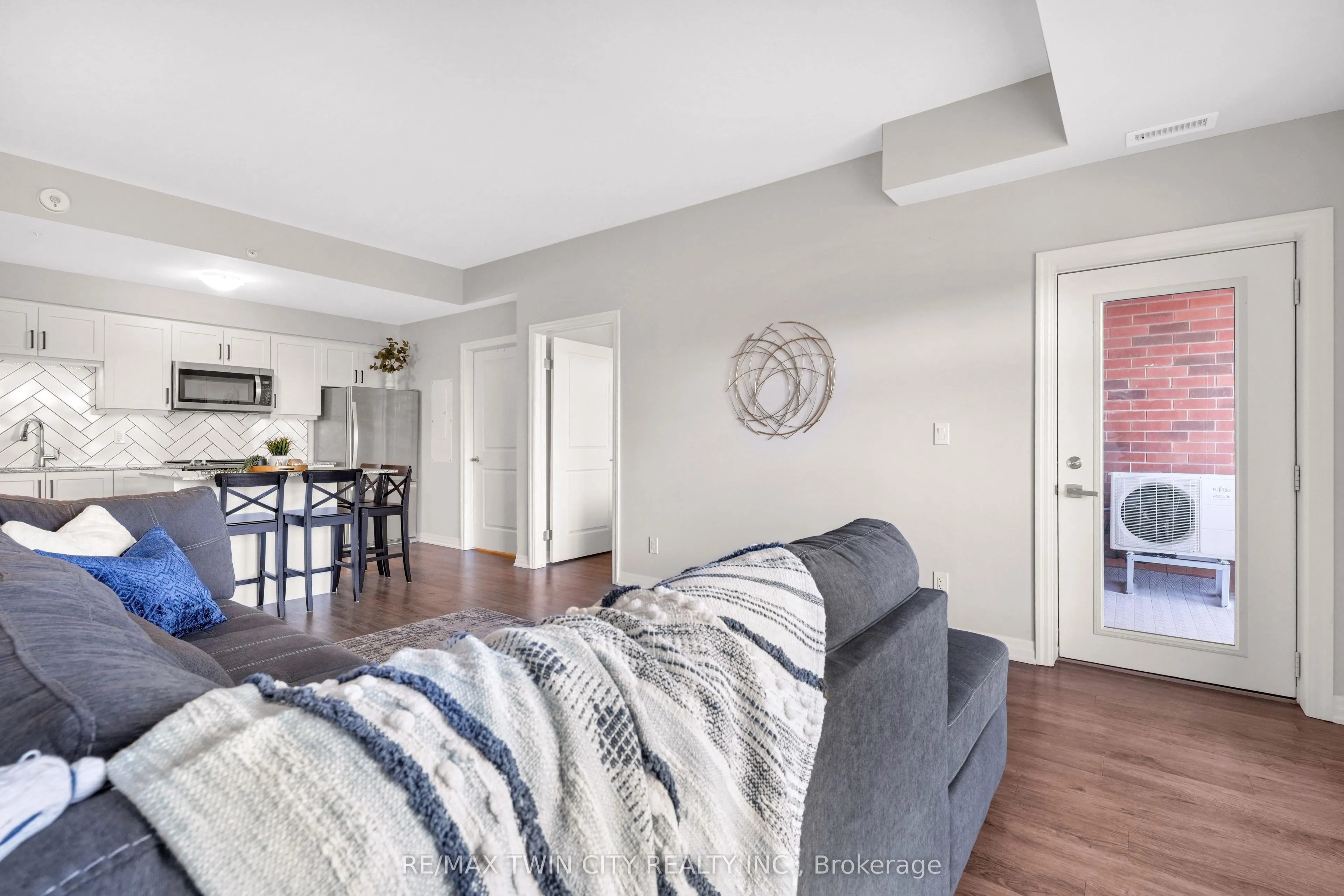 195 Commonwealth Street, #403