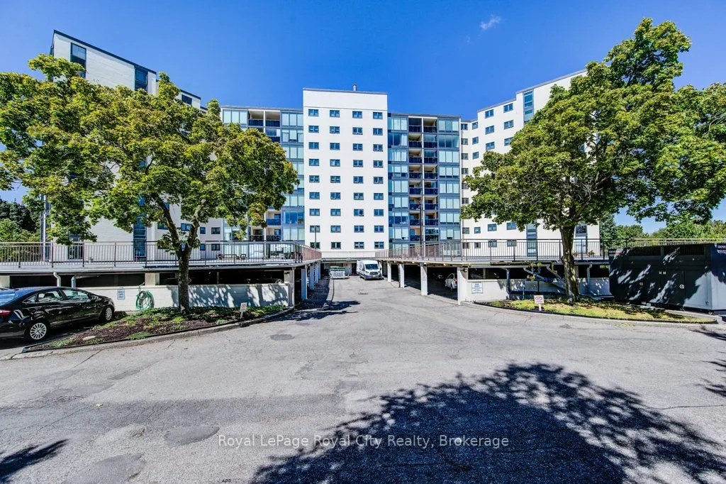 19 Woodlawn Road E, #602