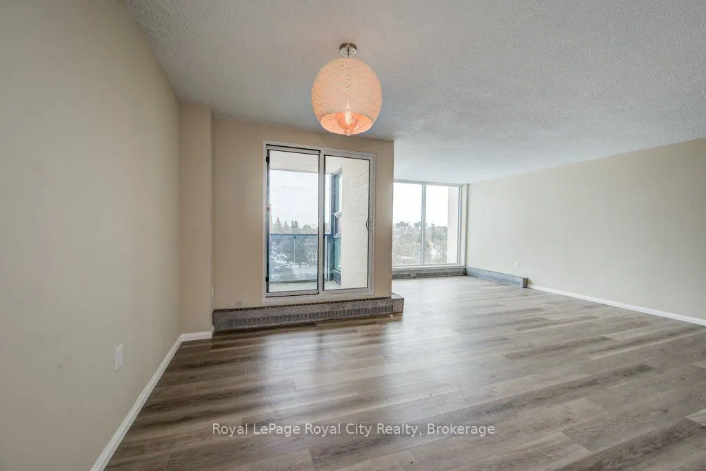 19 Woodlawn Road E, #602