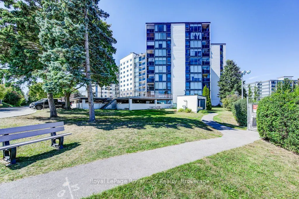 19 Woodlawn Road E, #602