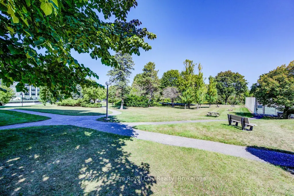 19 Woodlawn Road E, #602