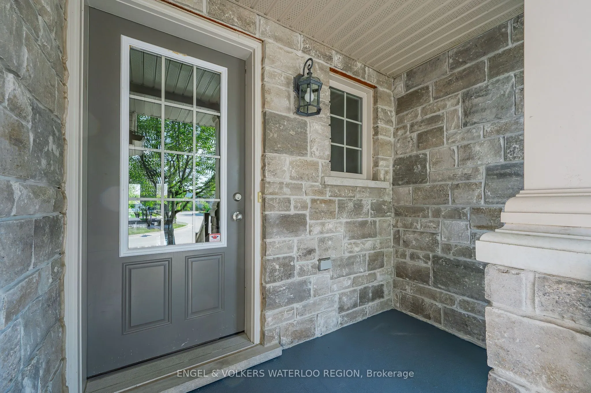 6 Upper Mercer Street, #D16