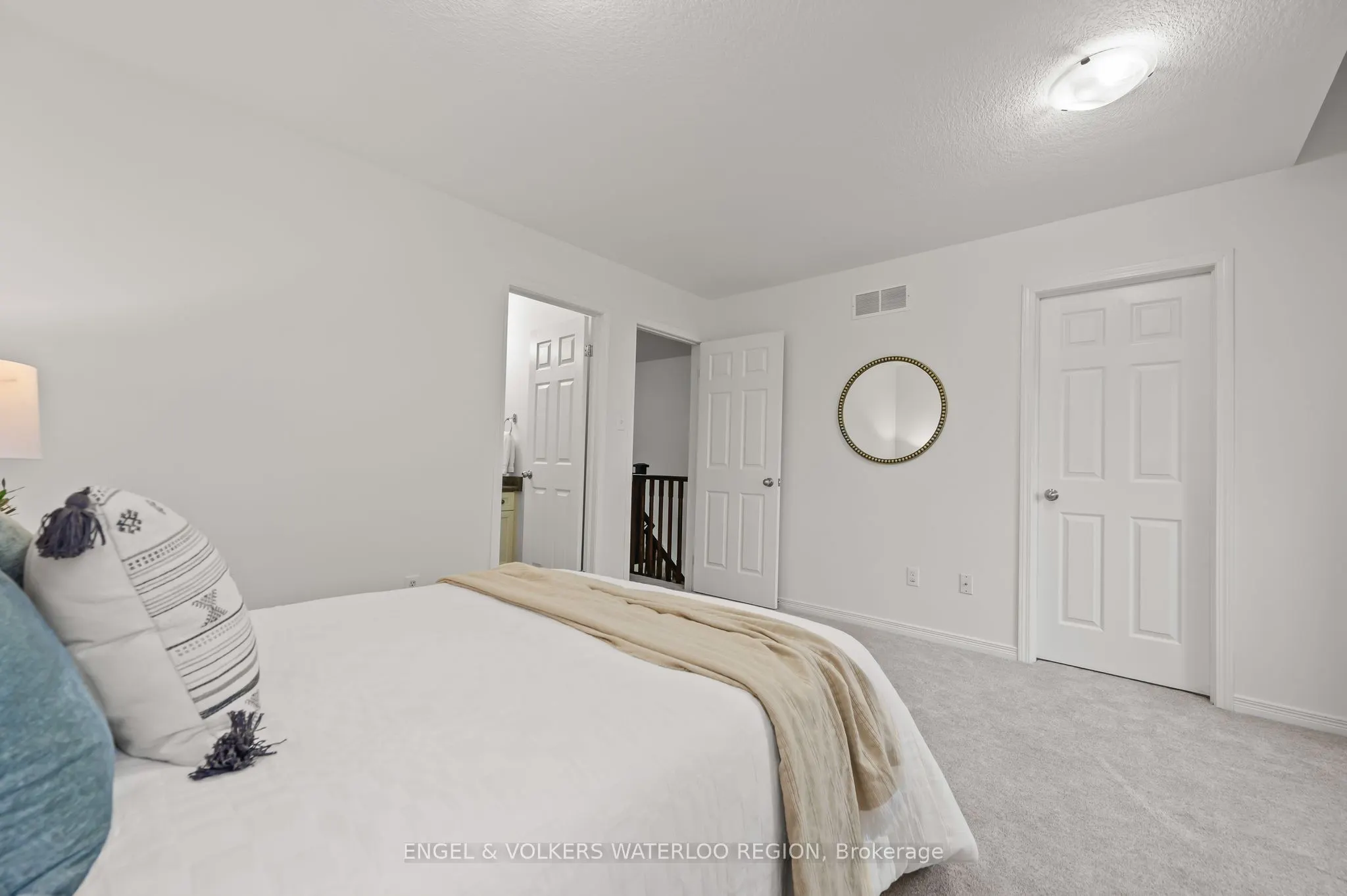 6 Upper Mercer Street, #D16