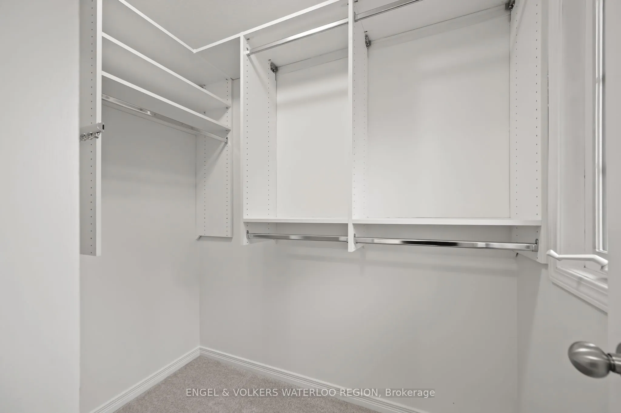 6 Upper Mercer Street, #D16