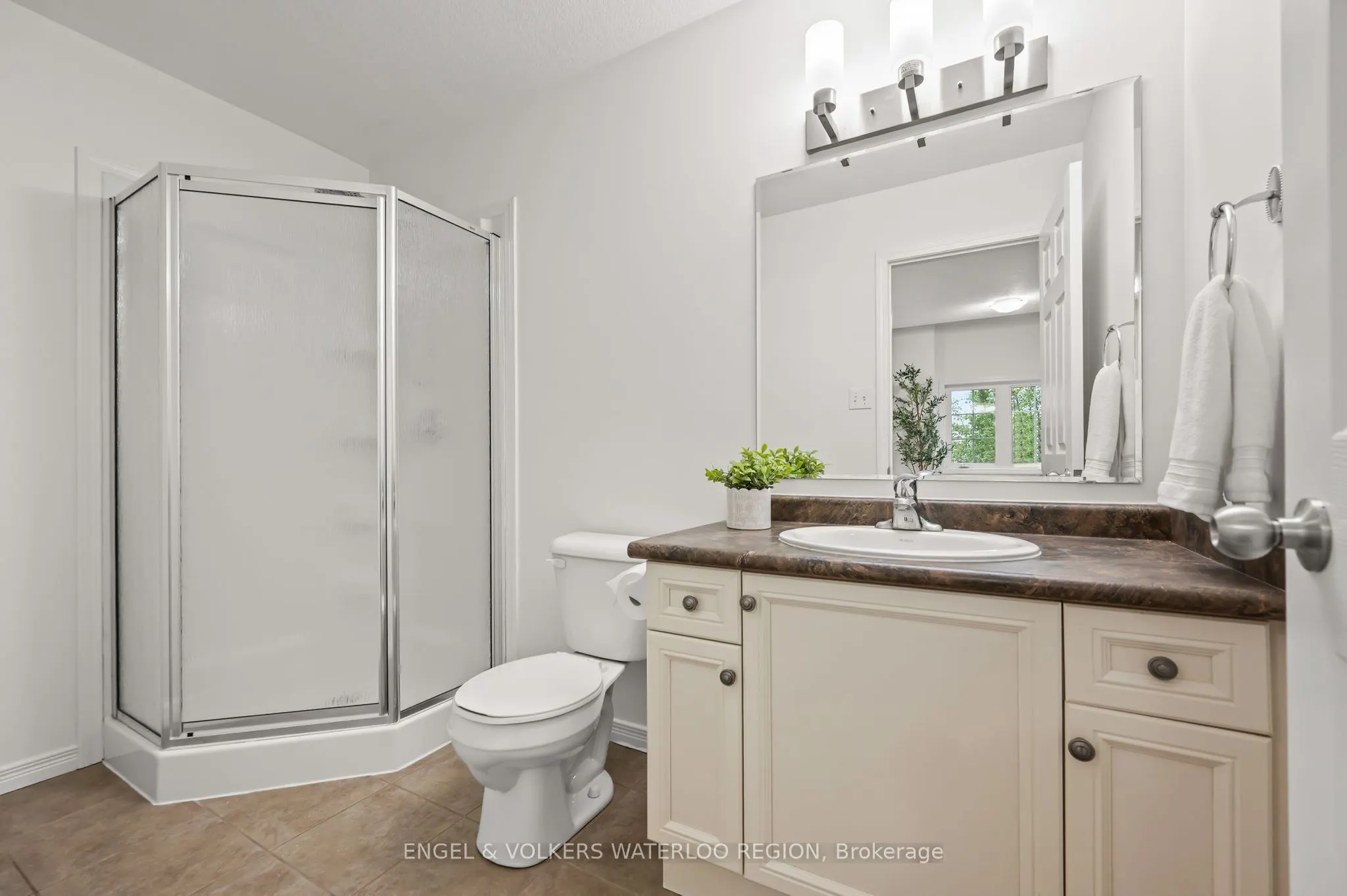 6 Upper Mercer Street, #D16
