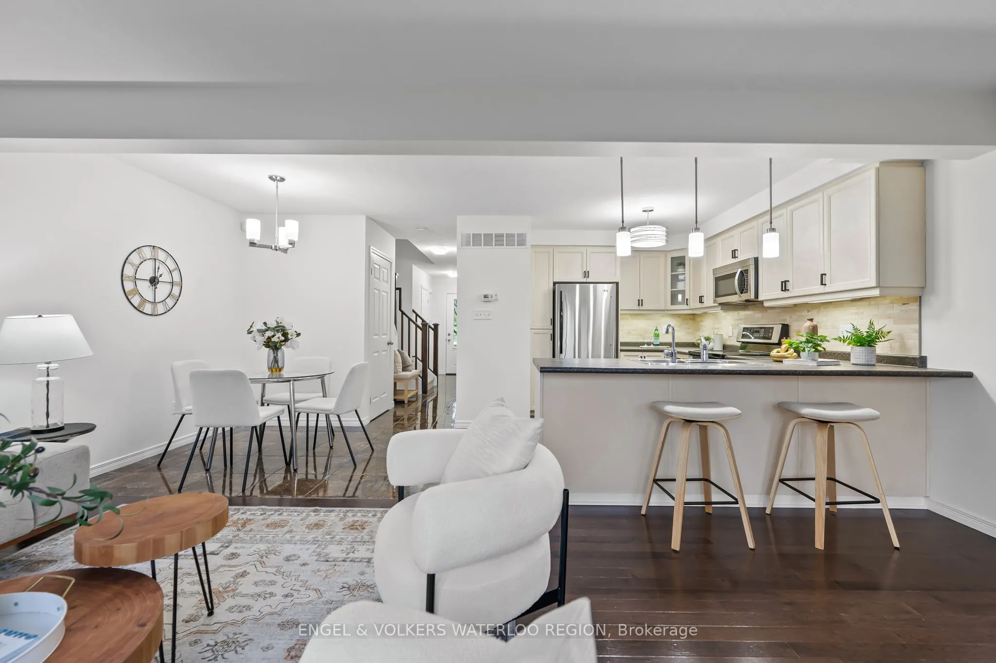 6 Upper Mercer Street, #D16