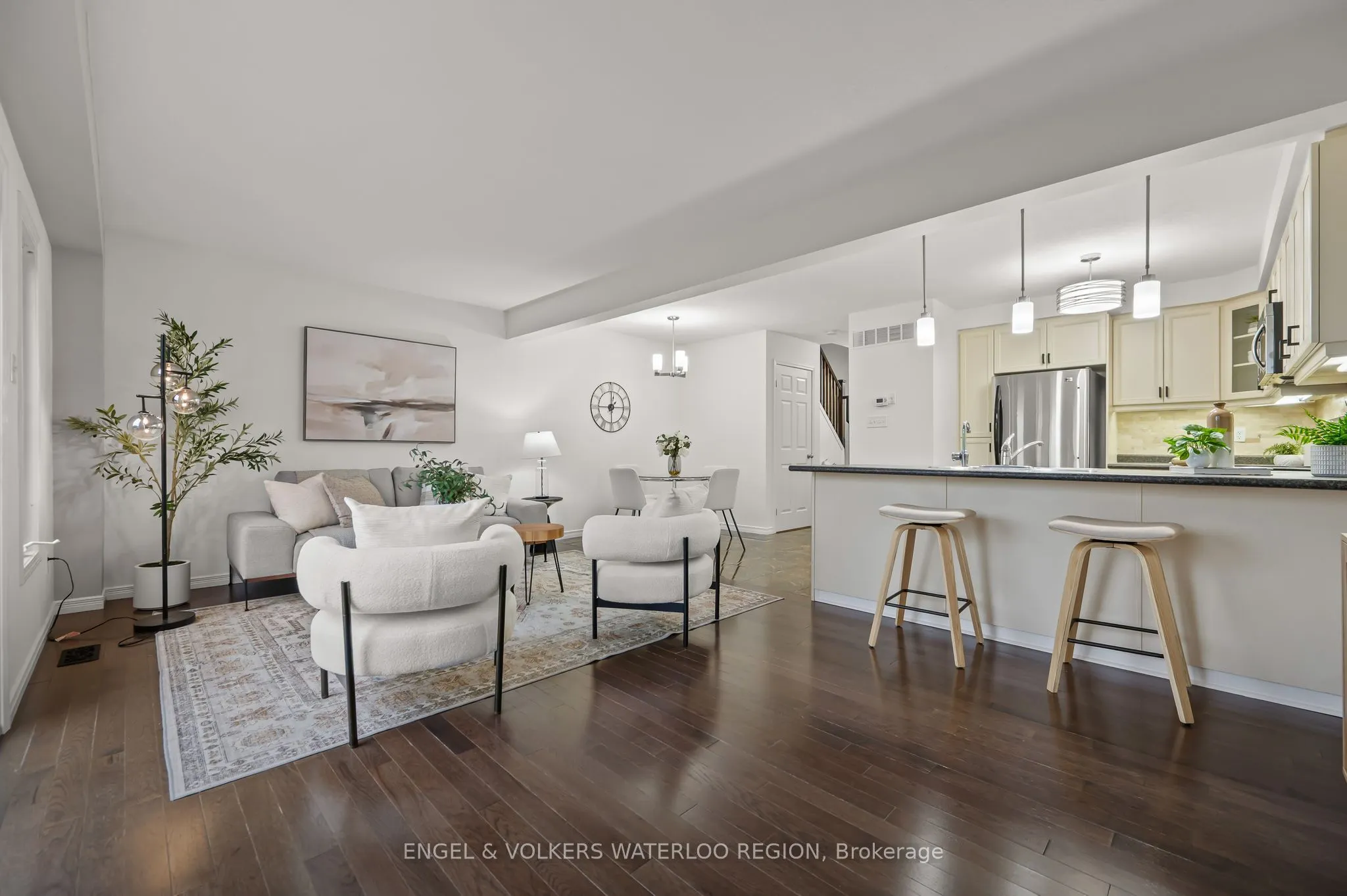 6 Upper Mercer Street, #D16