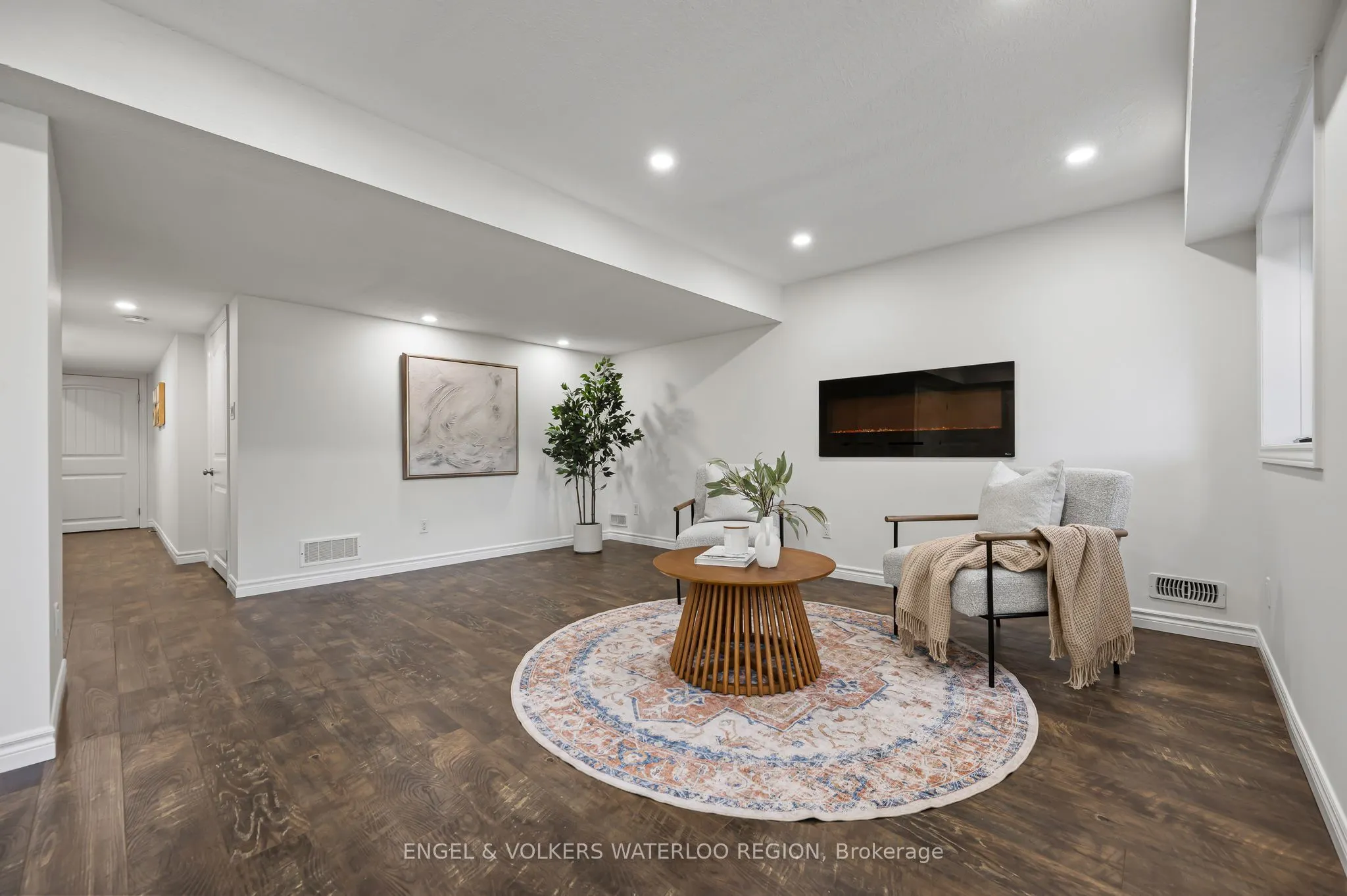 6 Upper Mercer Street, #D16