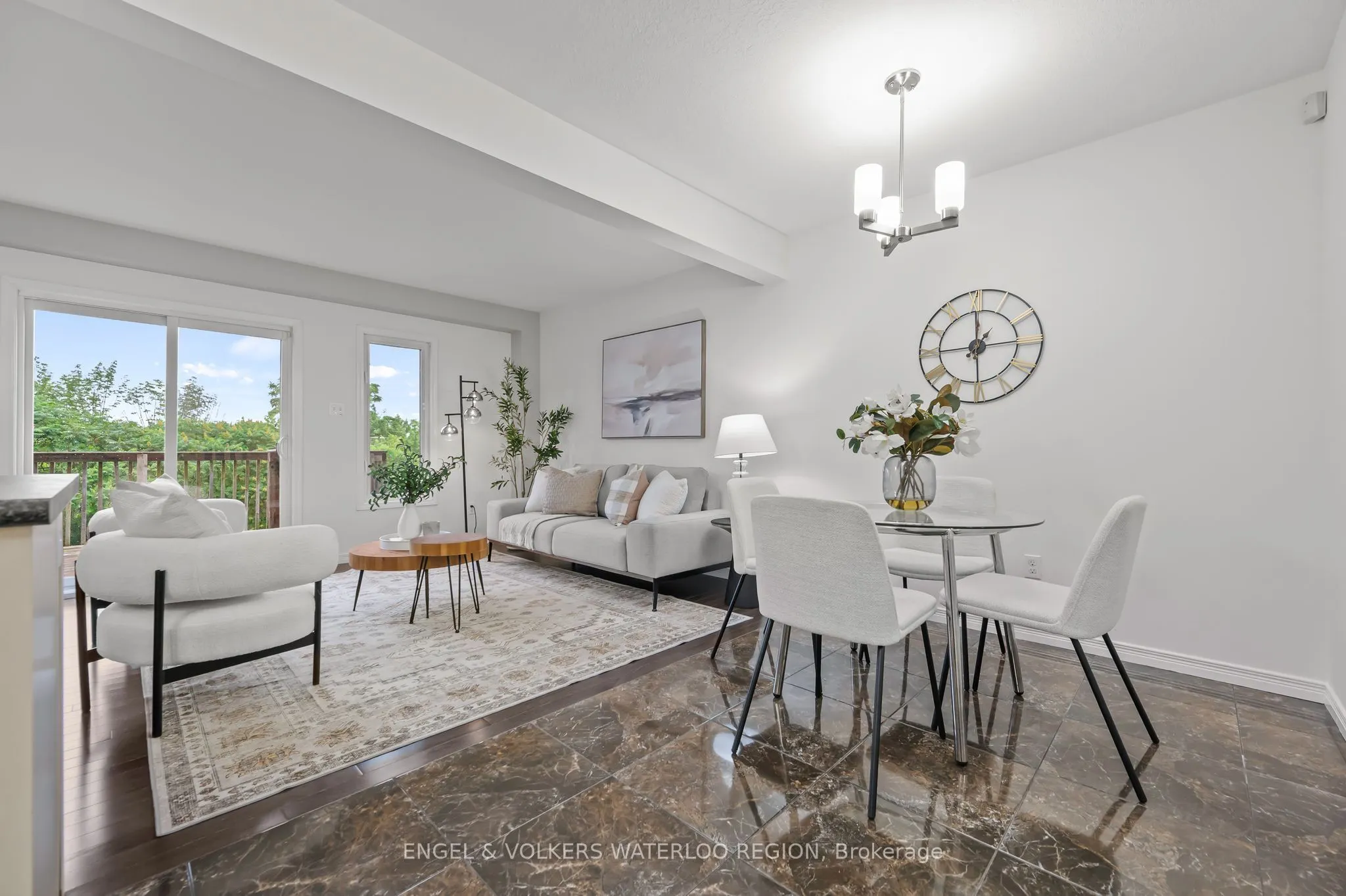 6 Upper Mercer Street, #D16