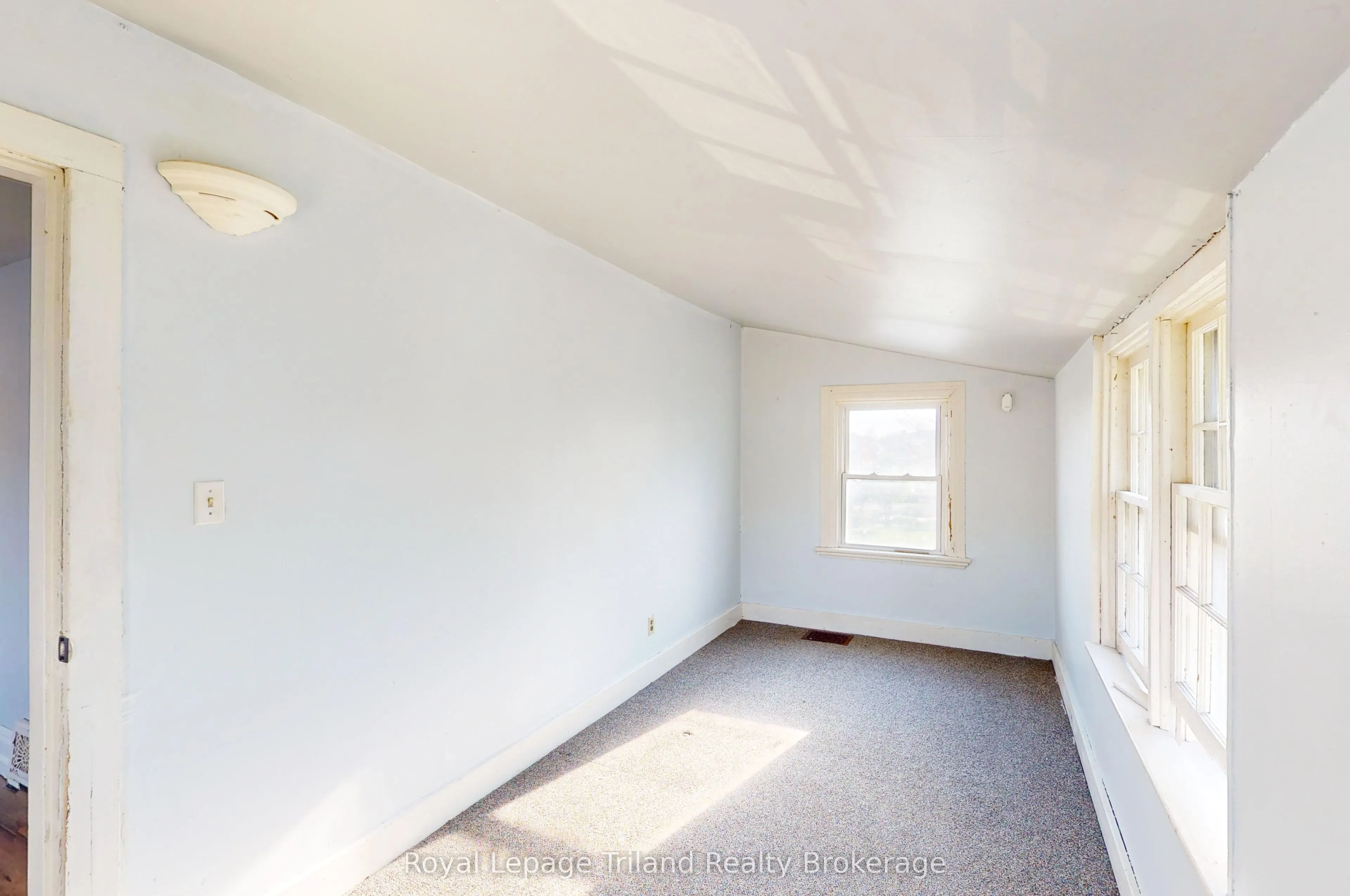 747 Dundas Street, #3