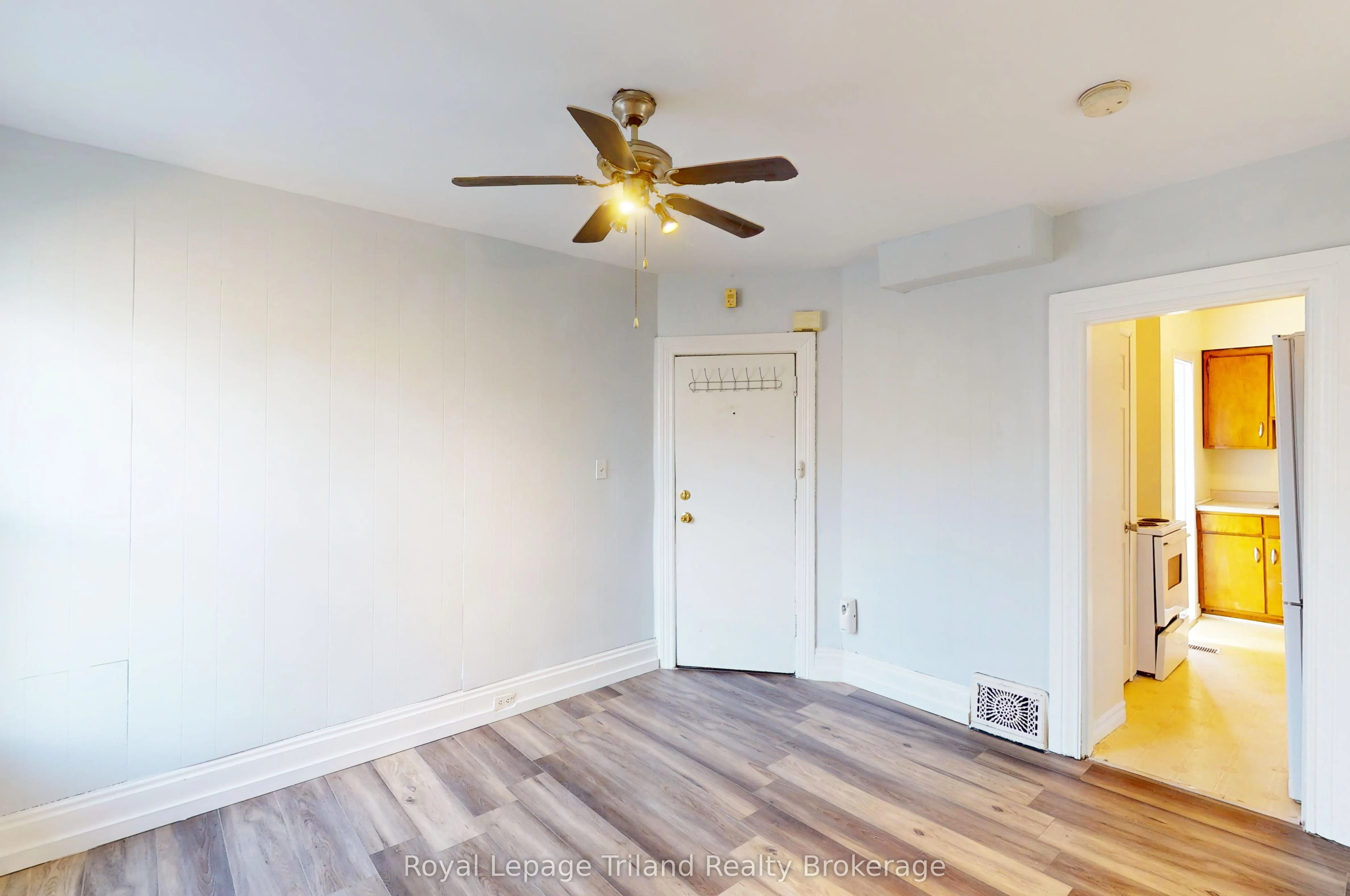 747 Dundas Street, #3