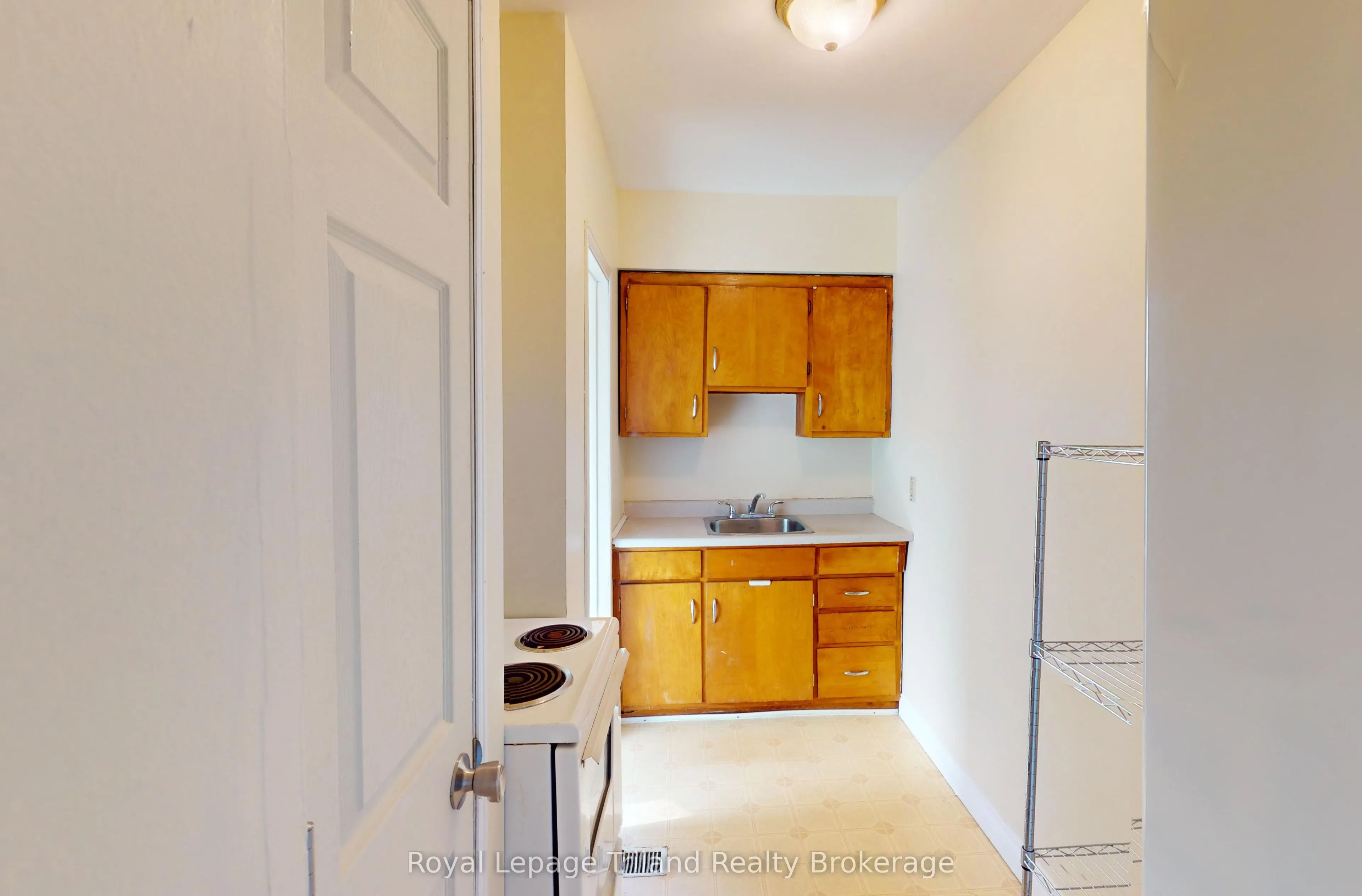 747 Dundas Street, #3