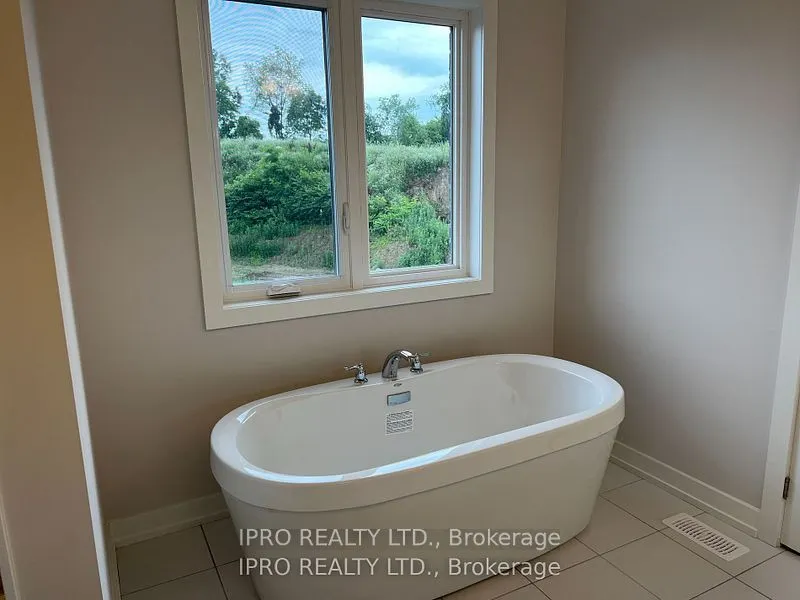 14 Bird Street E