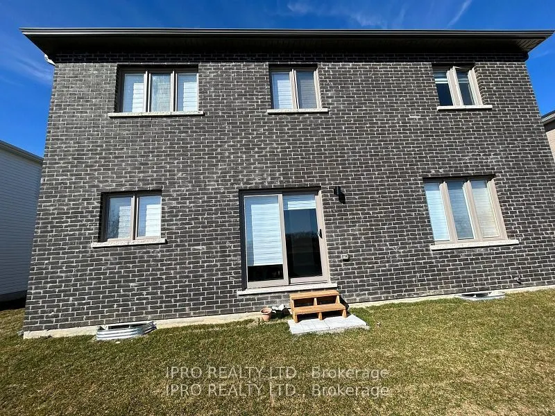14 Bird Street E