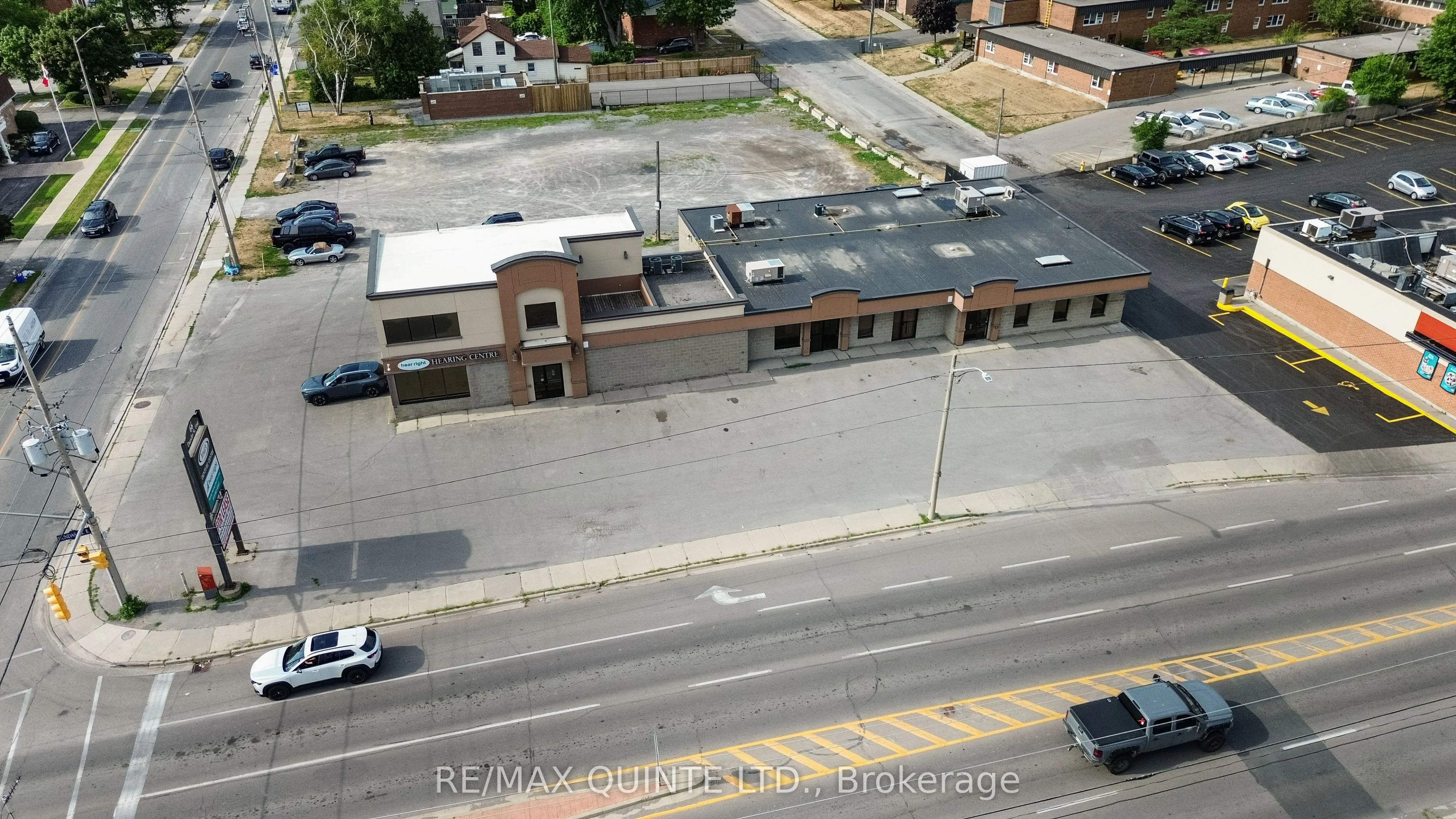 66 Dundas Street E, #B
