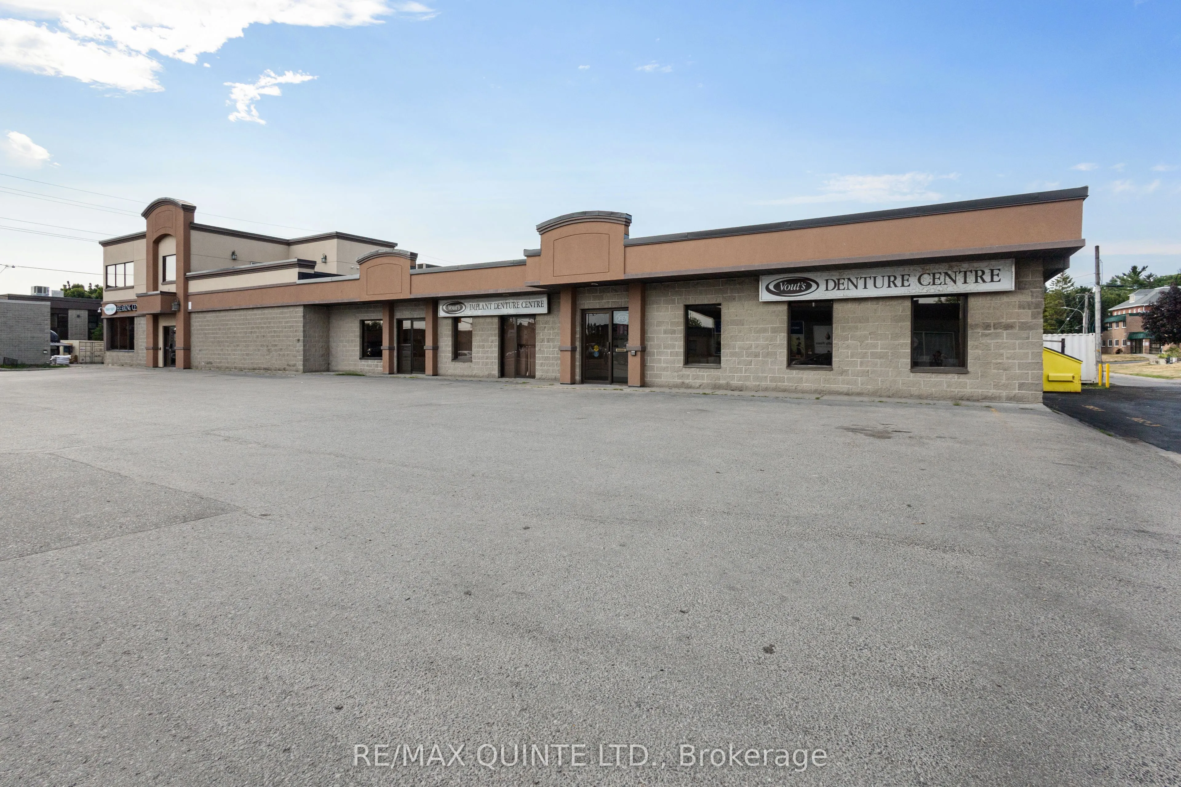 66 Dundas Street E, #B