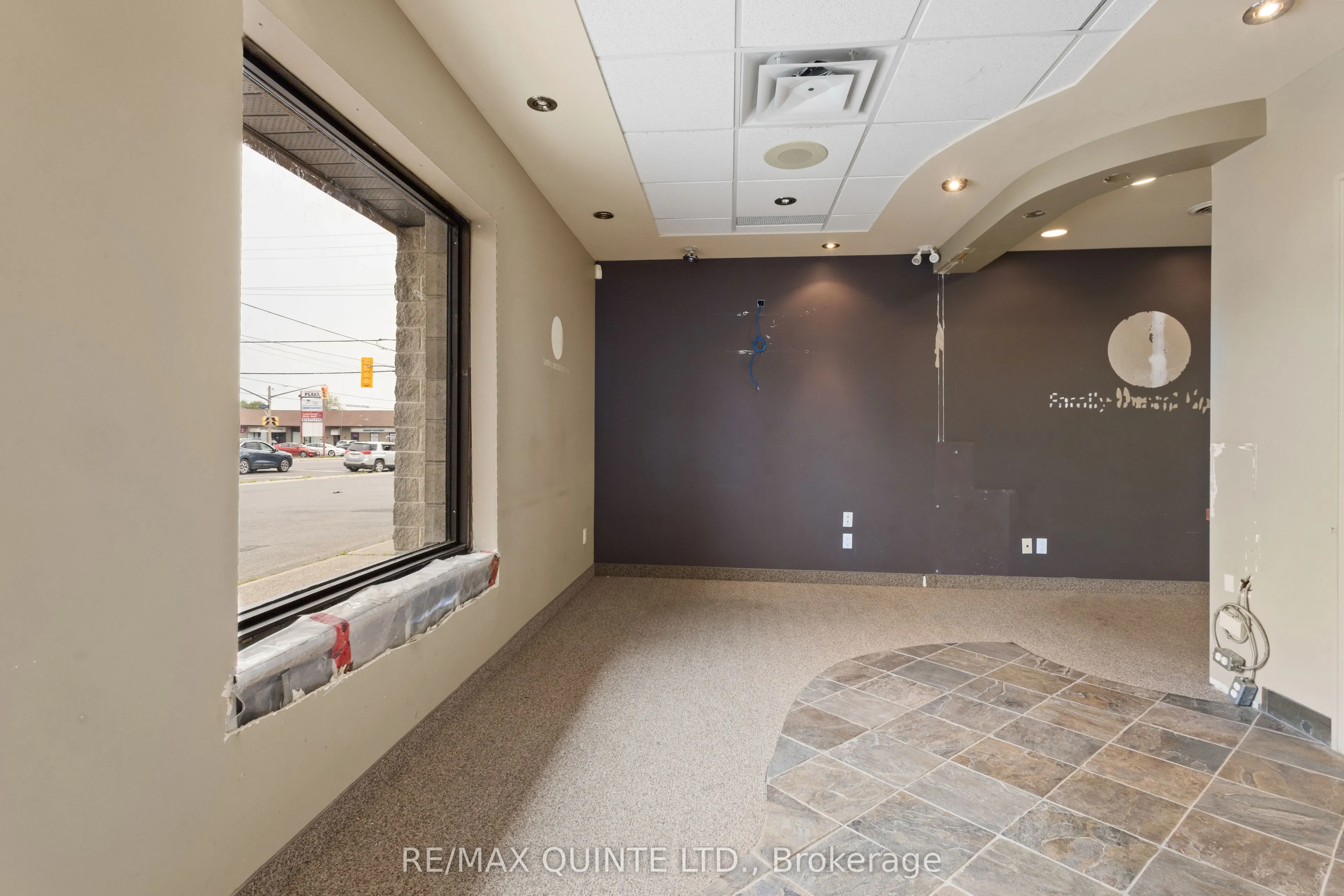 66 Dundas Street E, #B