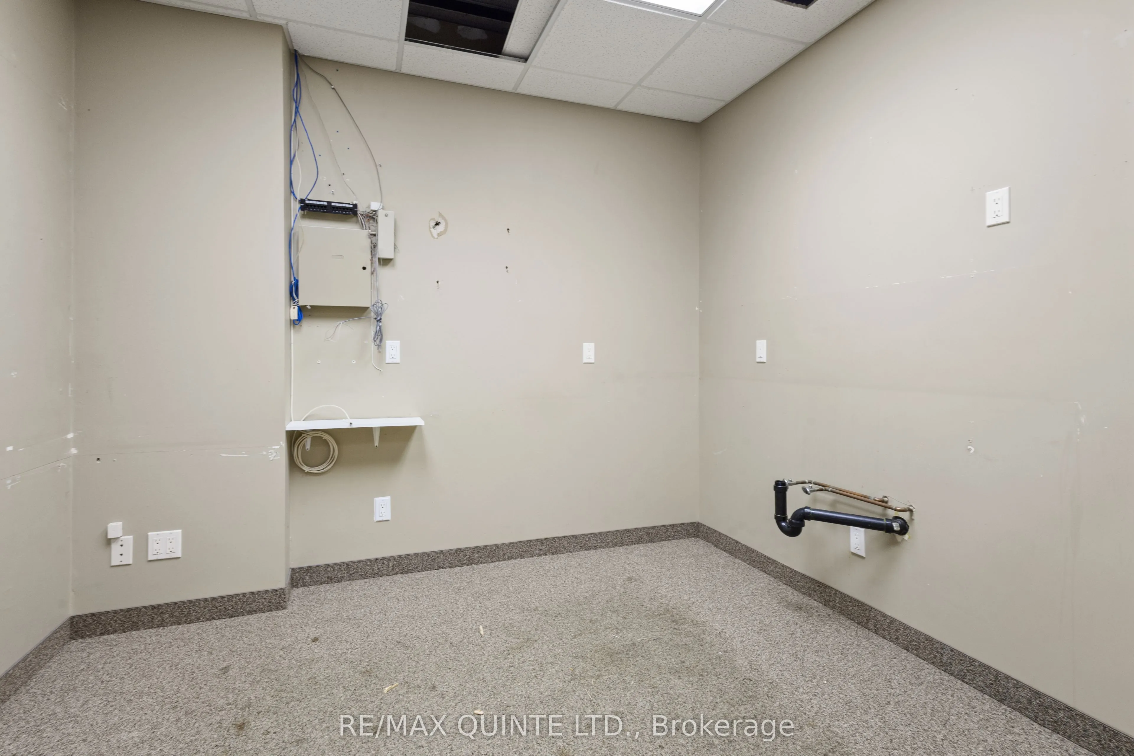 66 Dundas Street E, #B