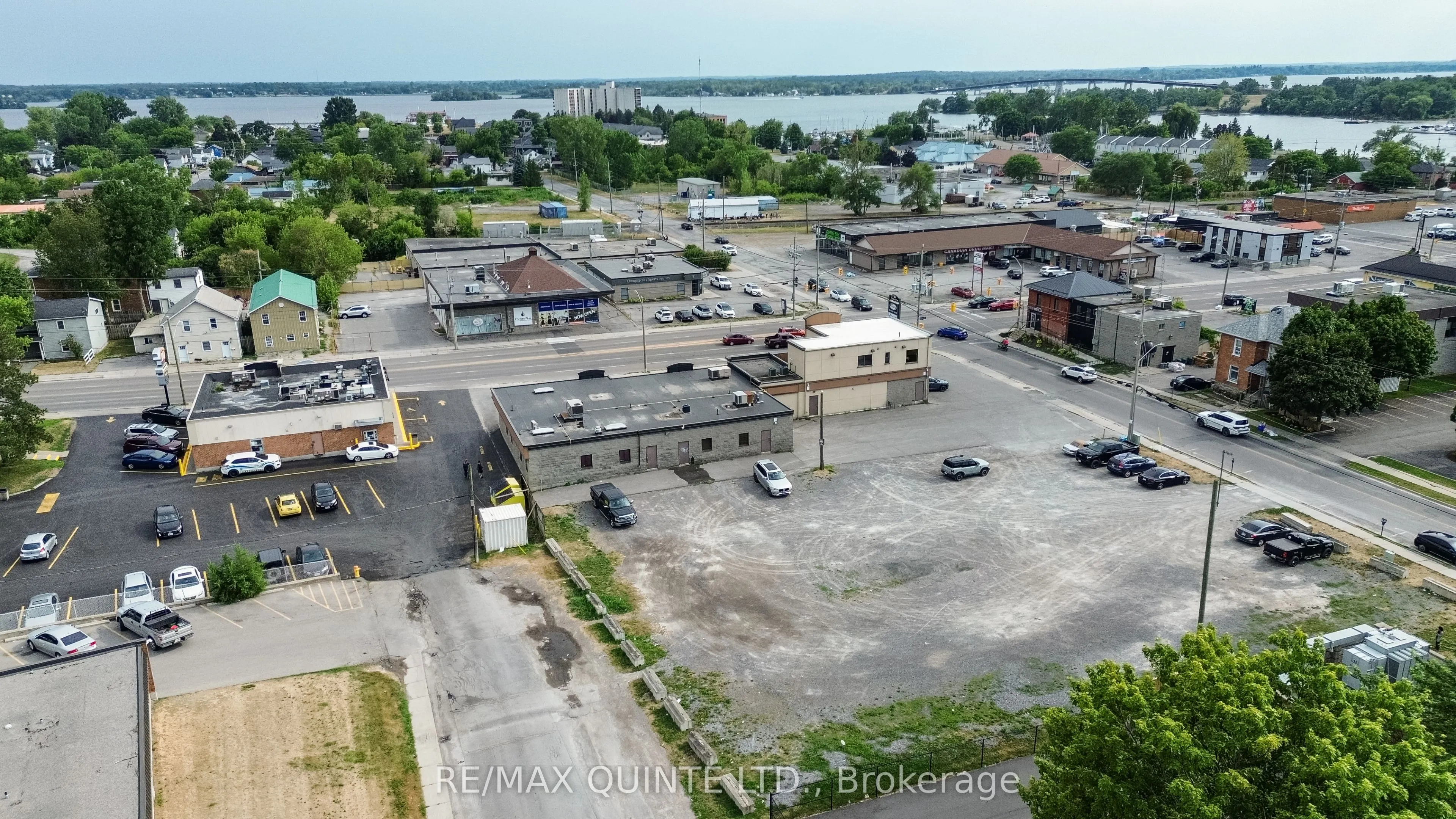 66 Dundas Street E, #B