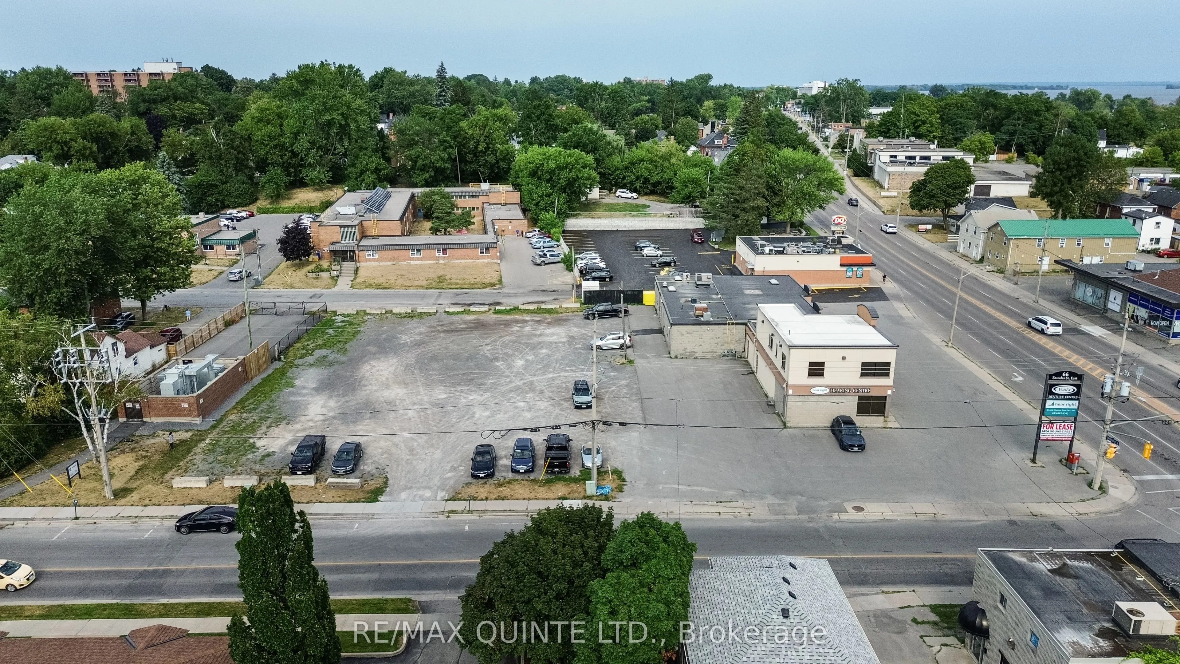 66 Dundas Street E, #B