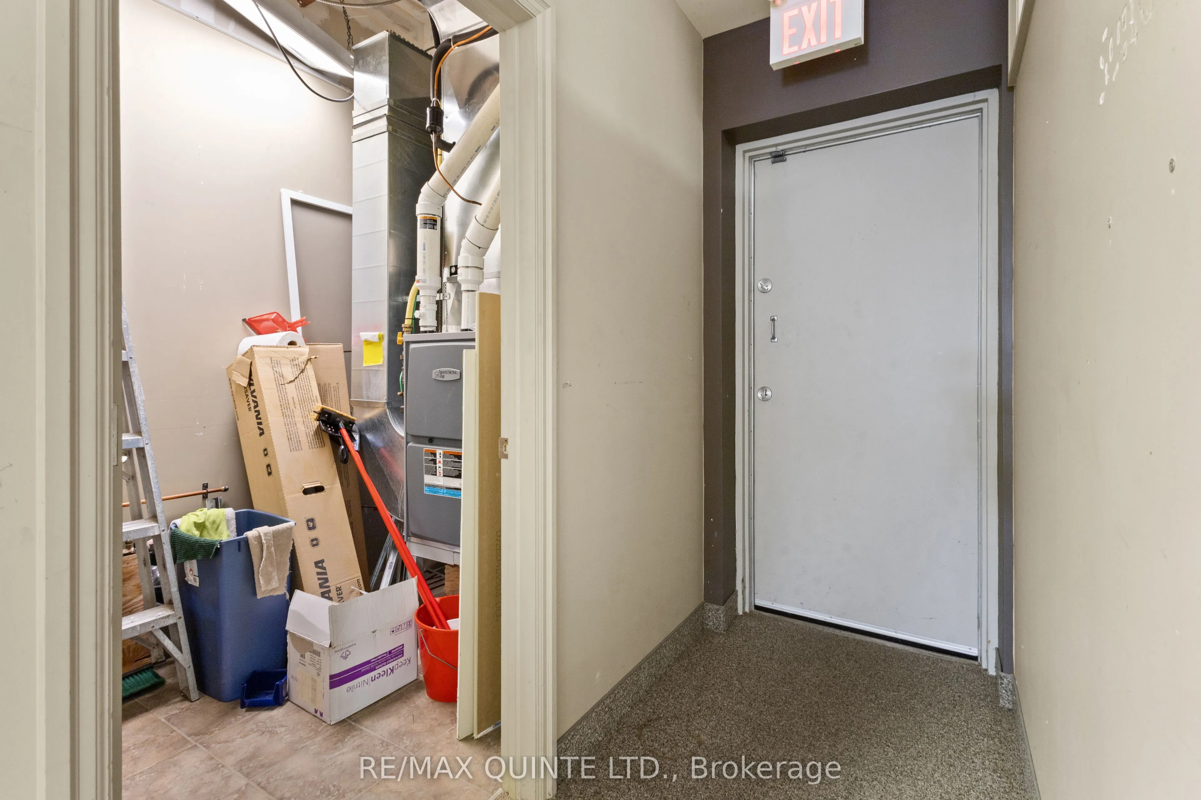 66 Dundas Street E, #B