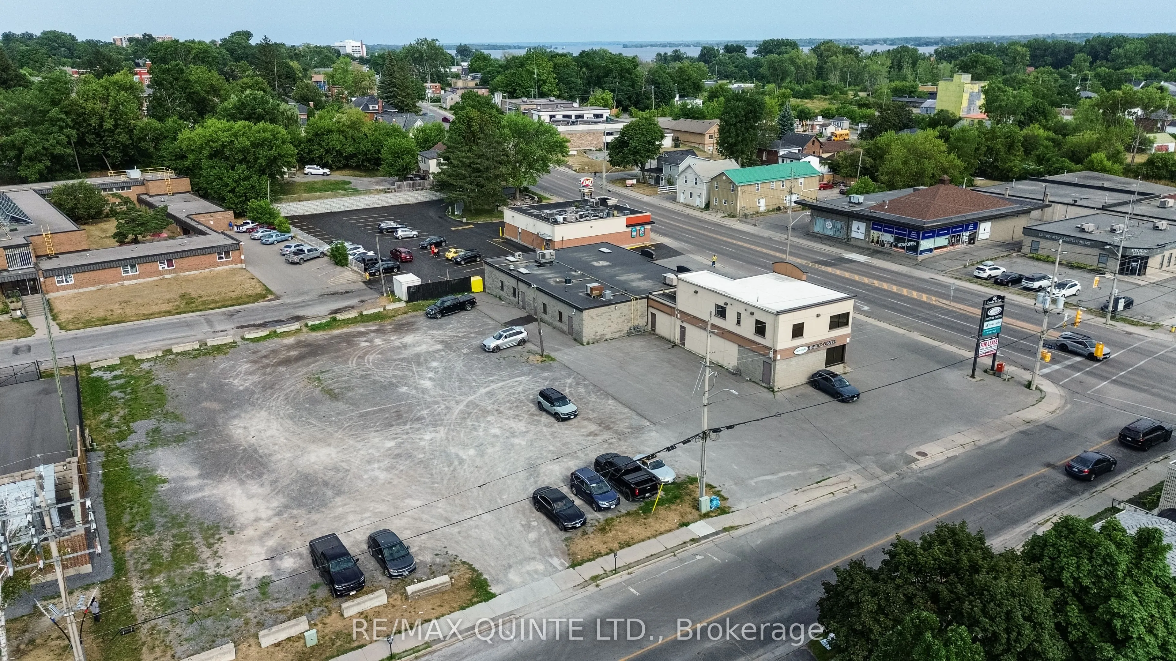 66 Dundas Street E, #B