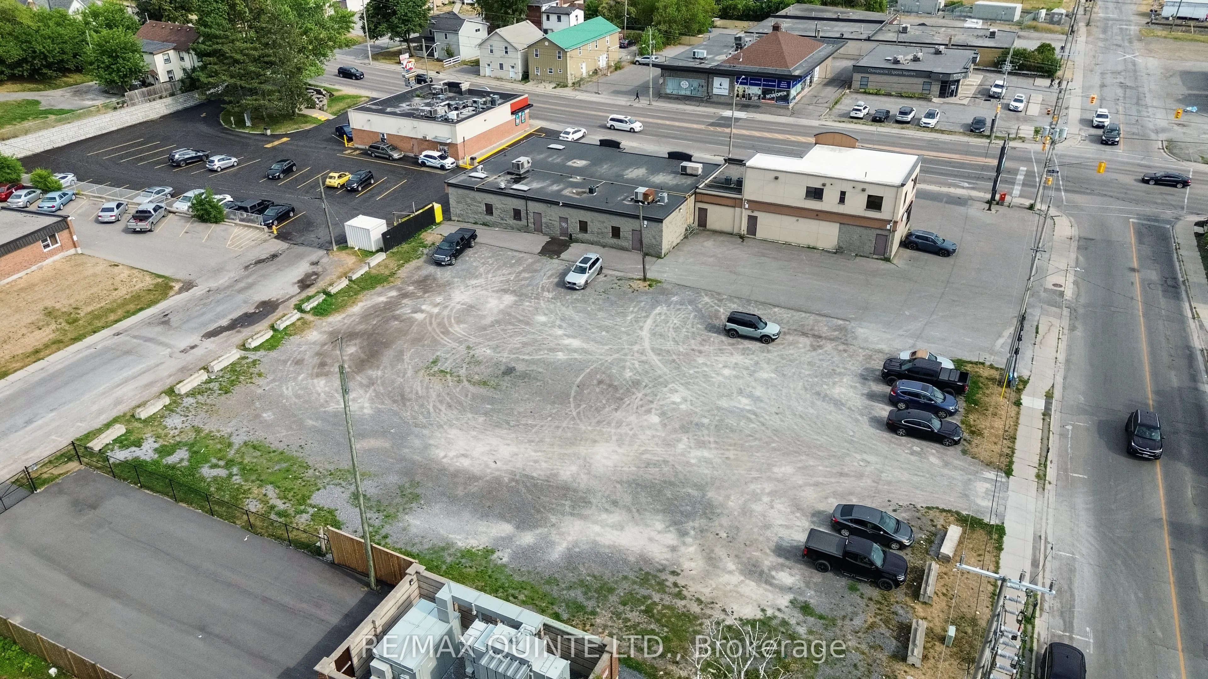 66 Dundas Street E, #B
