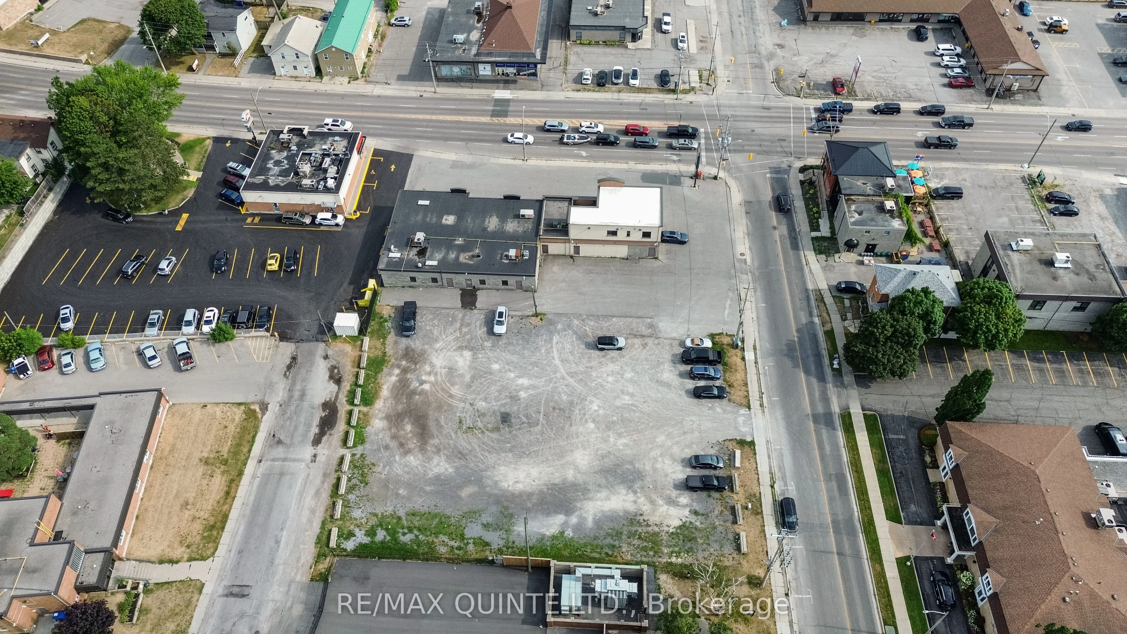 66 Dundas Street E, #B