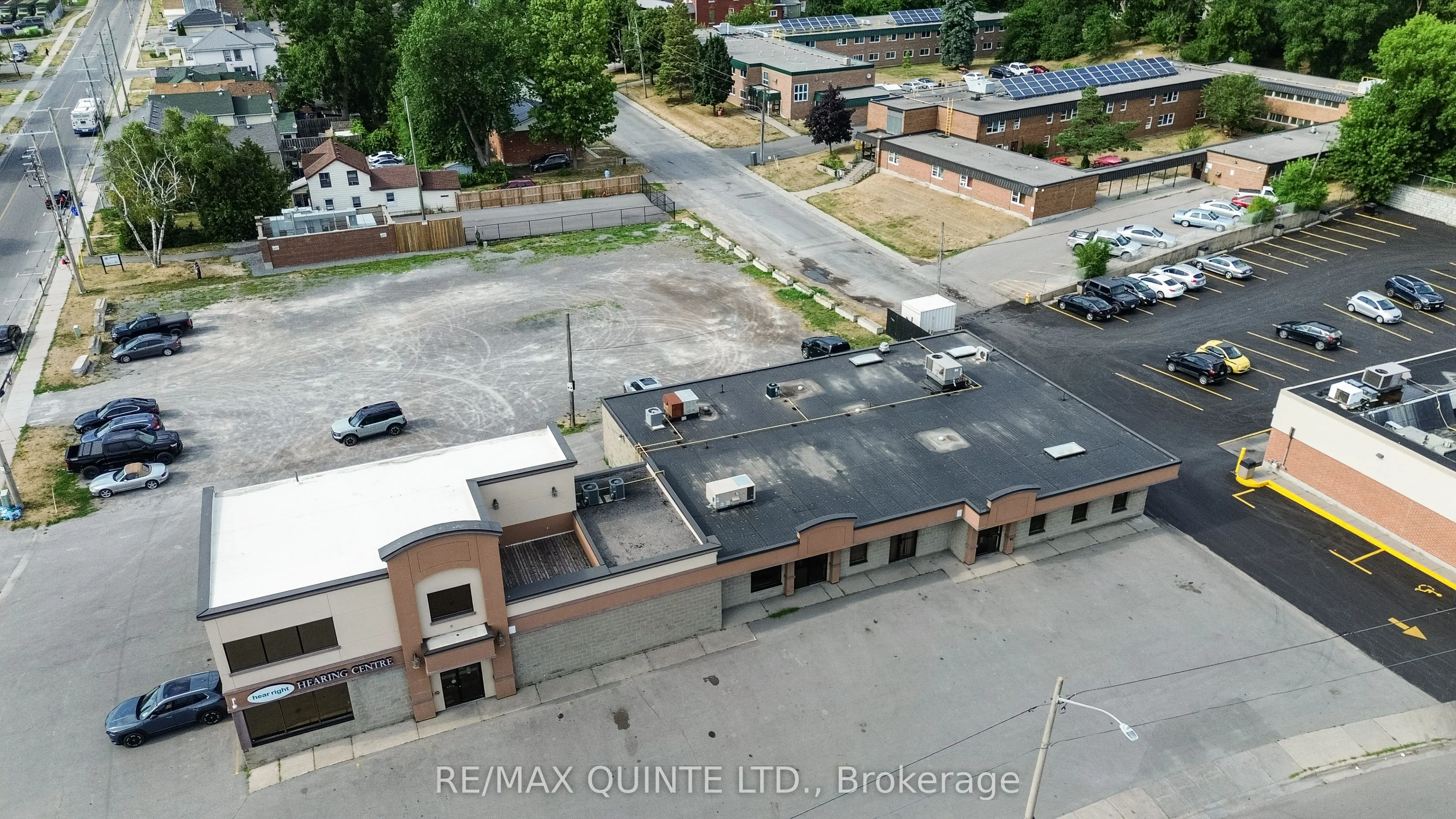 66 Dundas Street E, #B