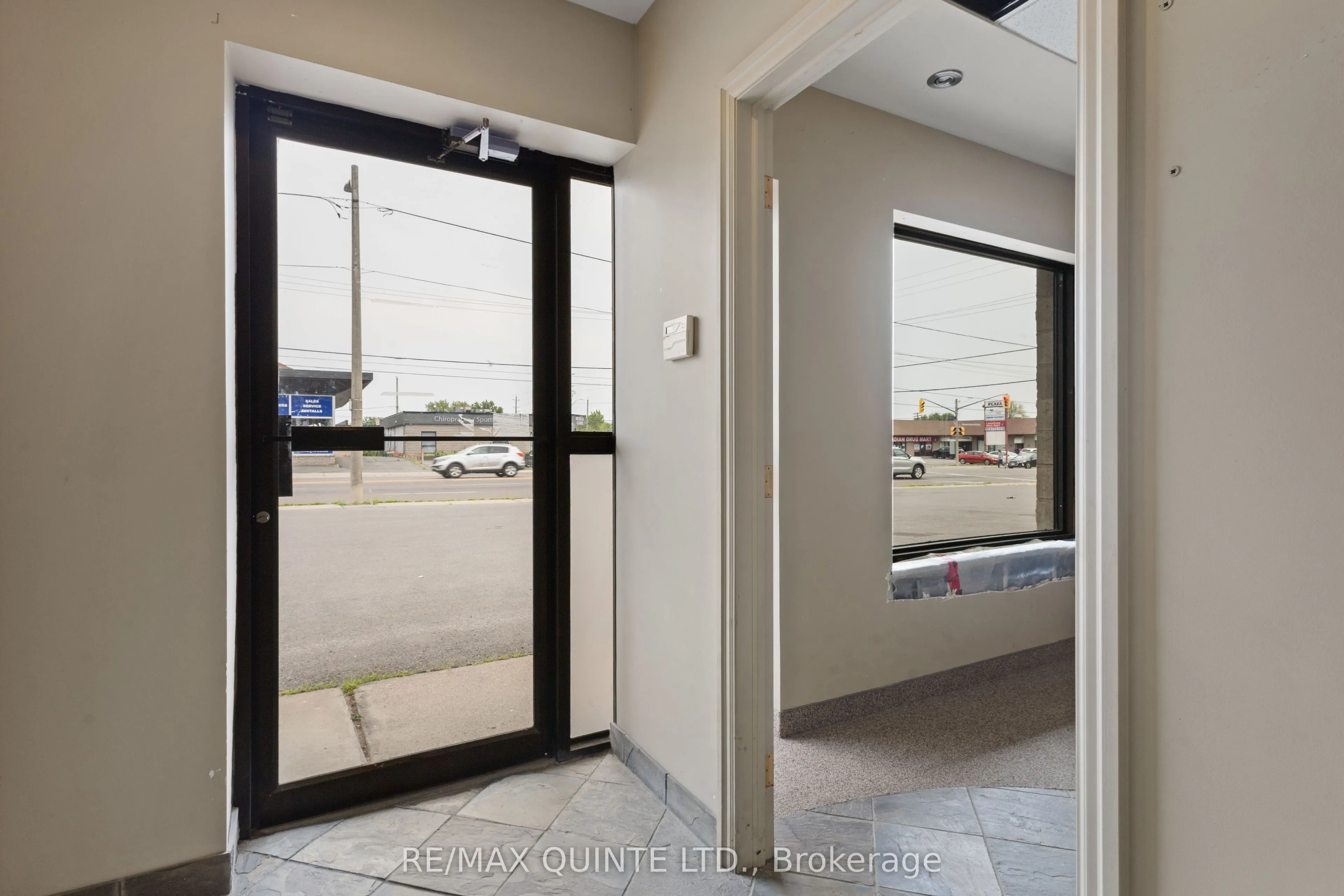 66 Dundas Street E, #B