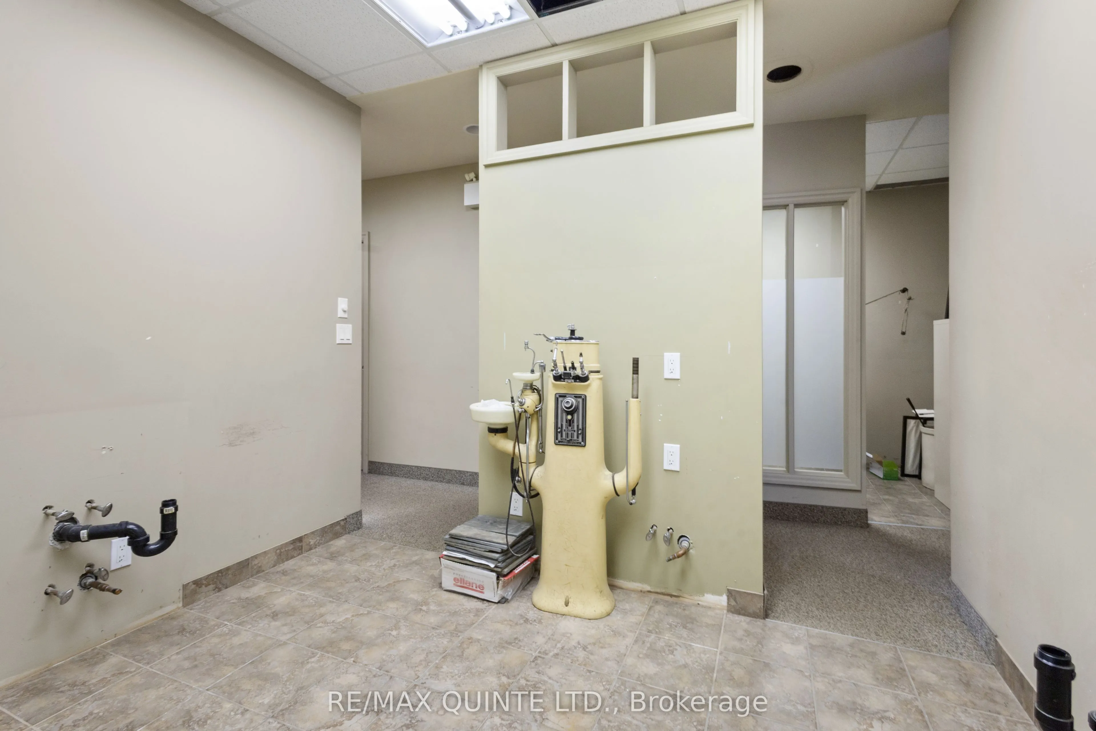 66 Dundas Street E, #B
