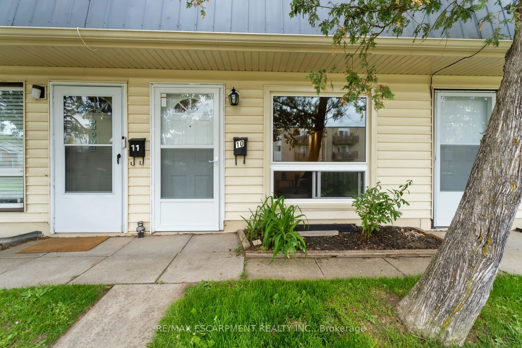 8646 WILLOUGHBY Drive, #10