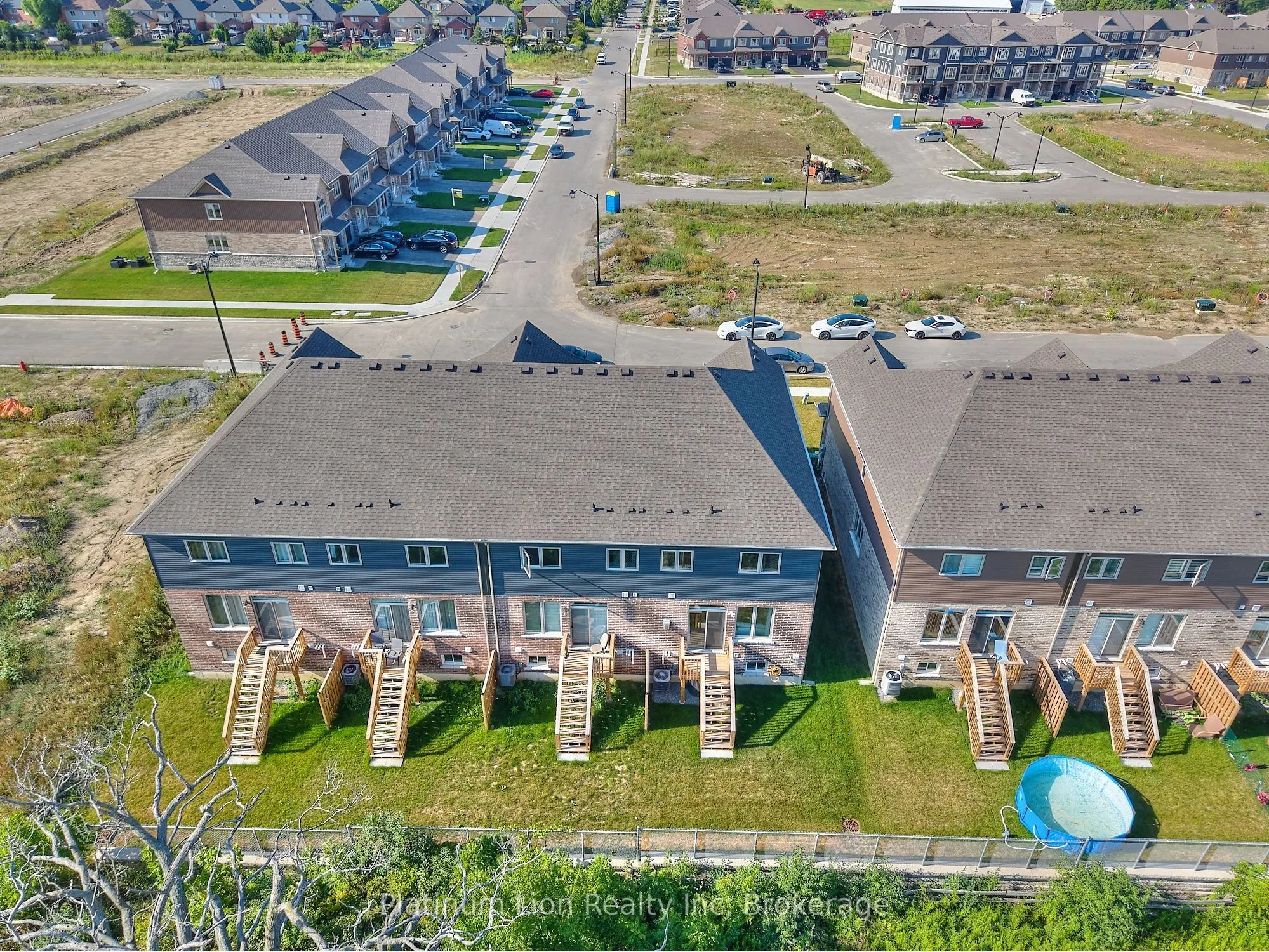 73 Lloyd Davies Way