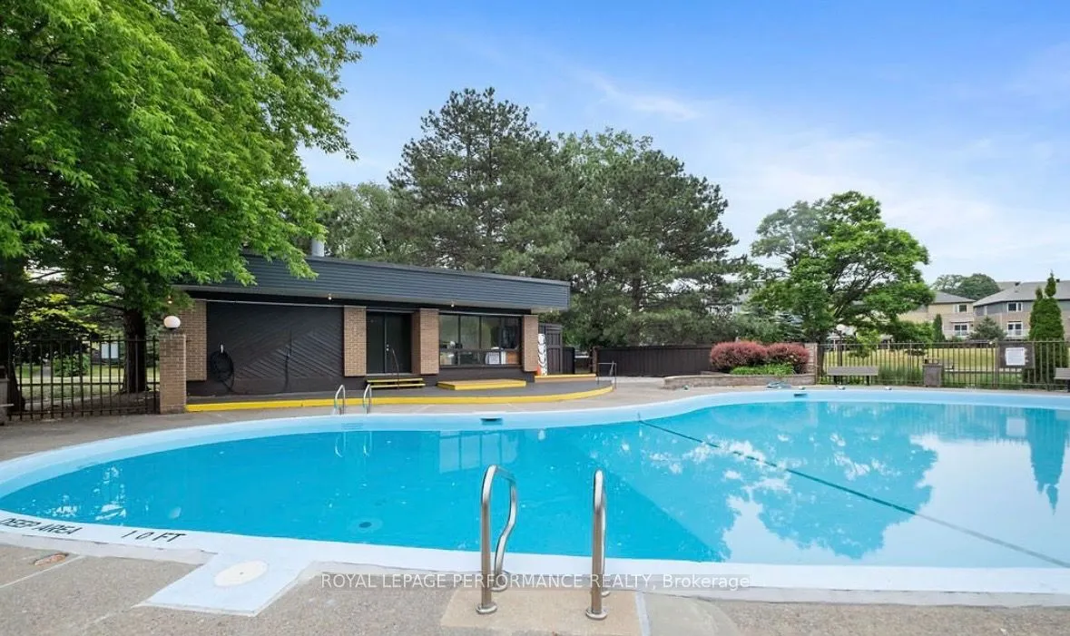 515 St Laurent Boulevard, #2408