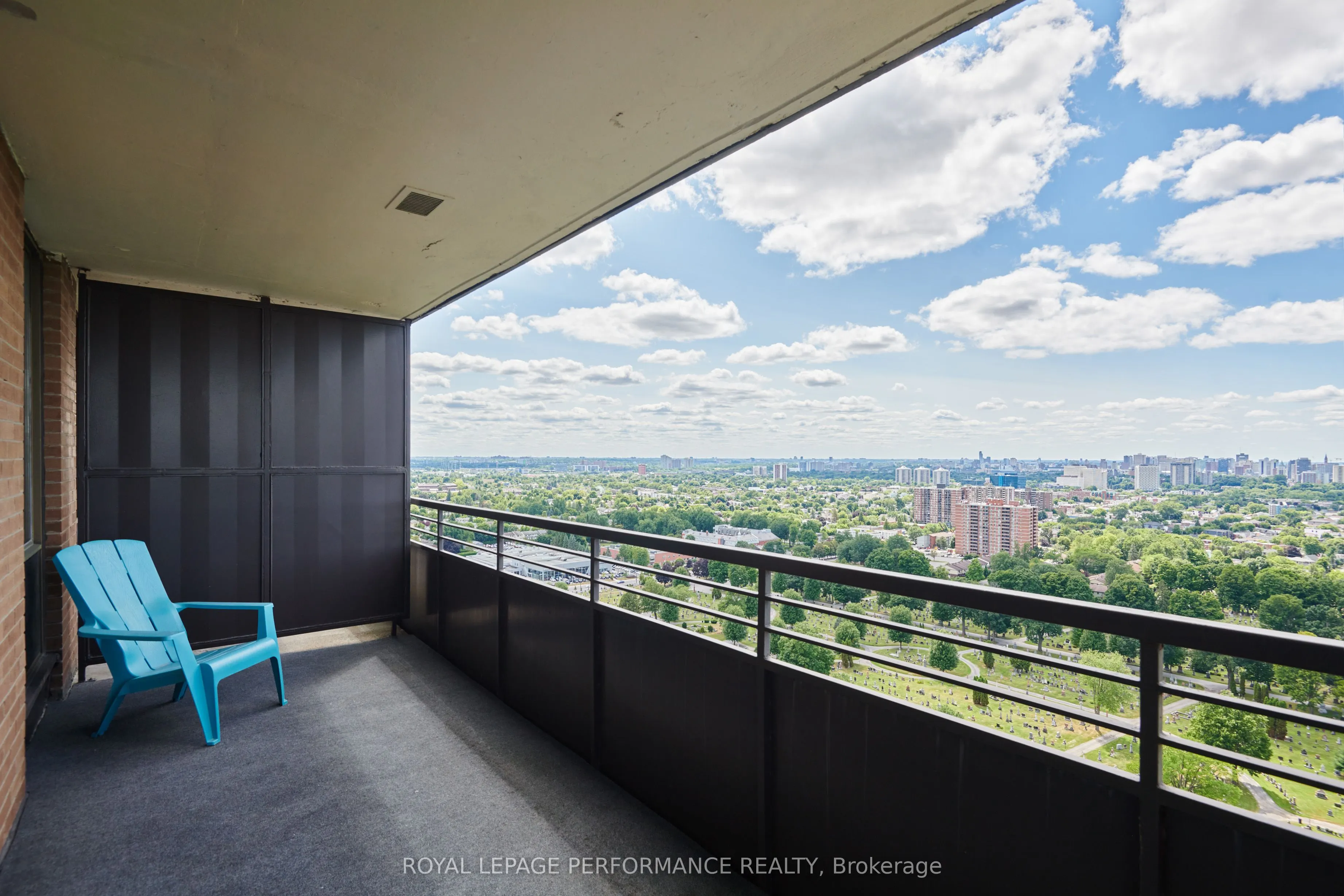 515 St Laurent Boulevard, #2408