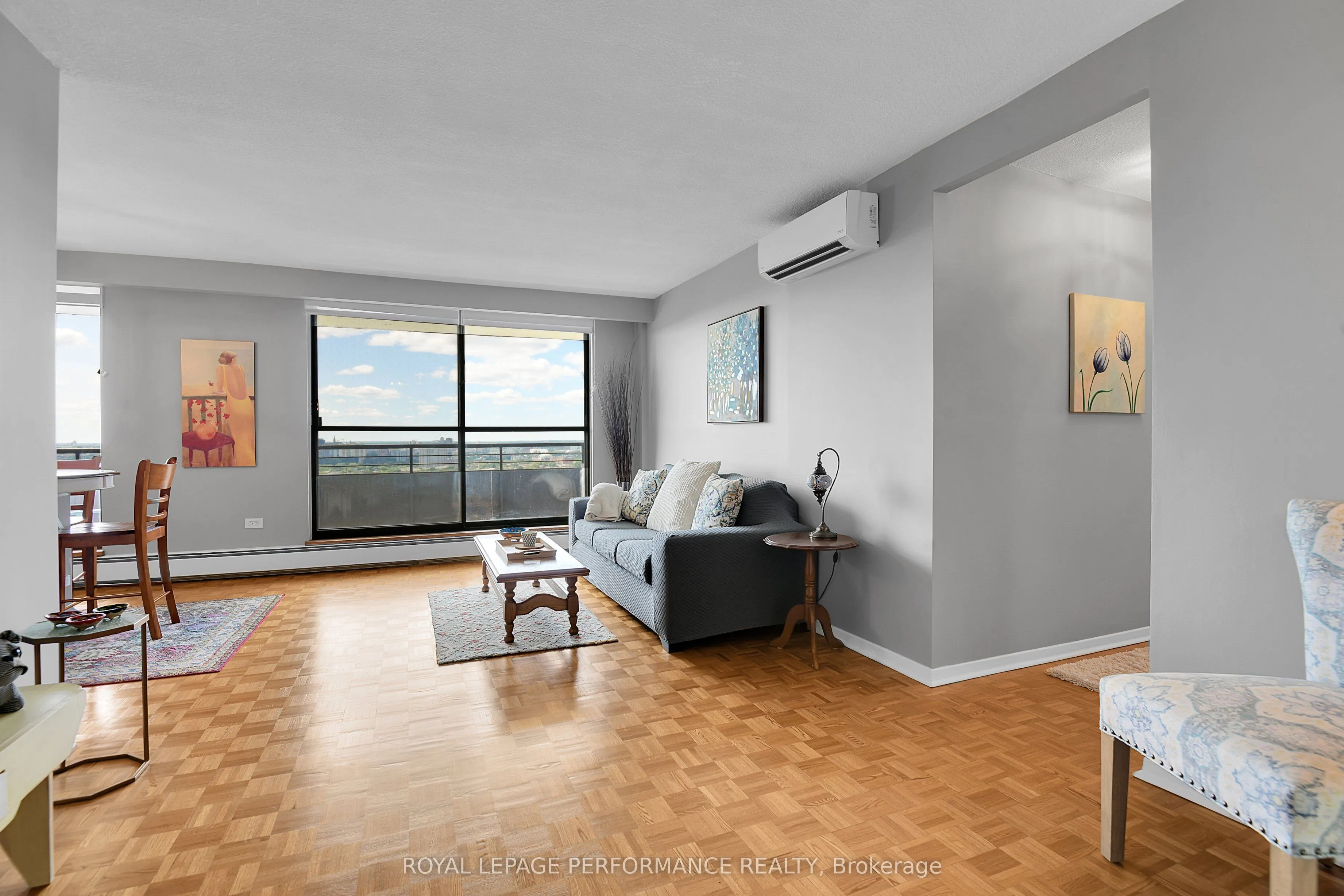 515 St Laurent Boulevard, #2408