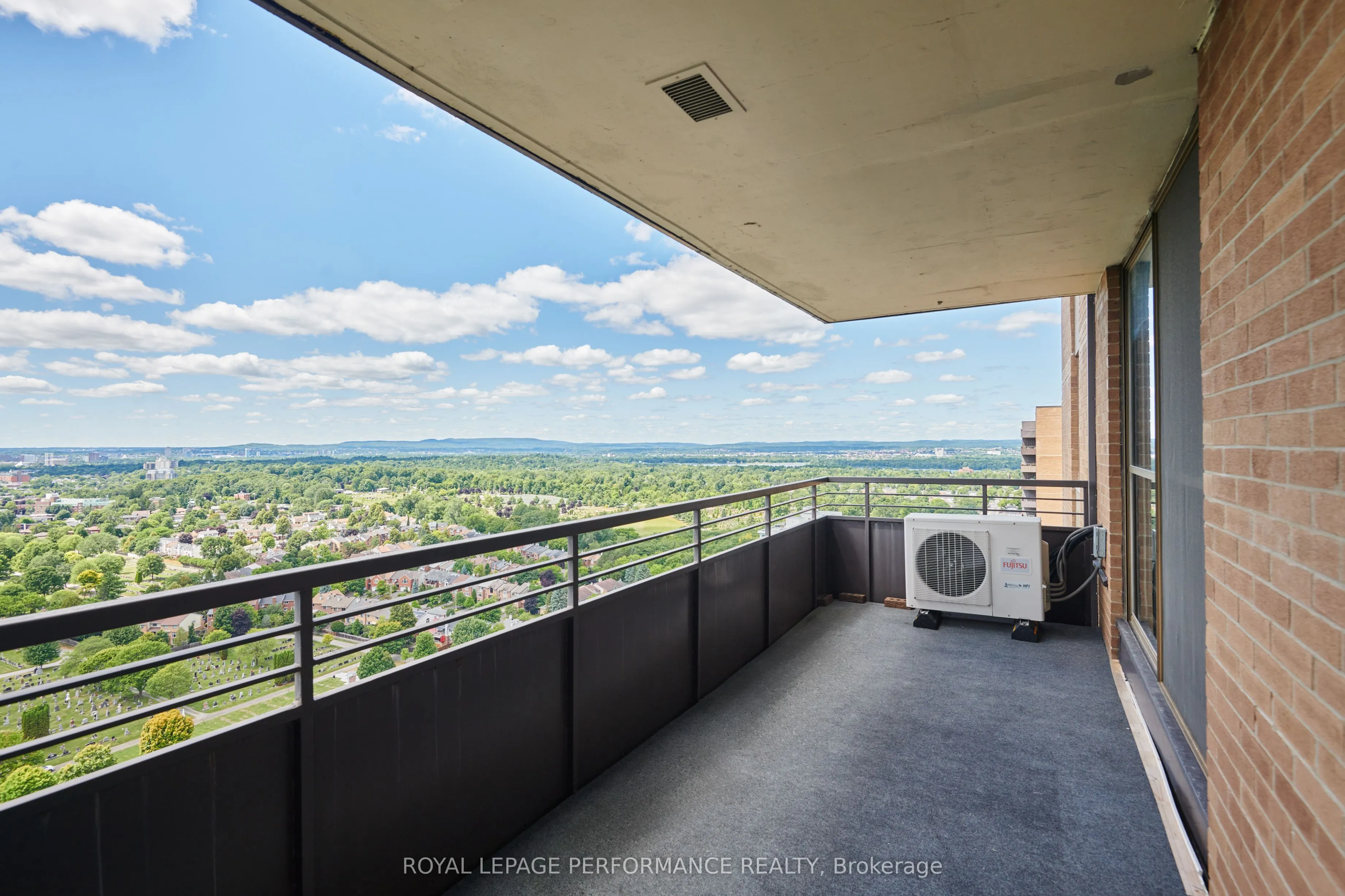 515 St Laurent Boulevard, #2408
