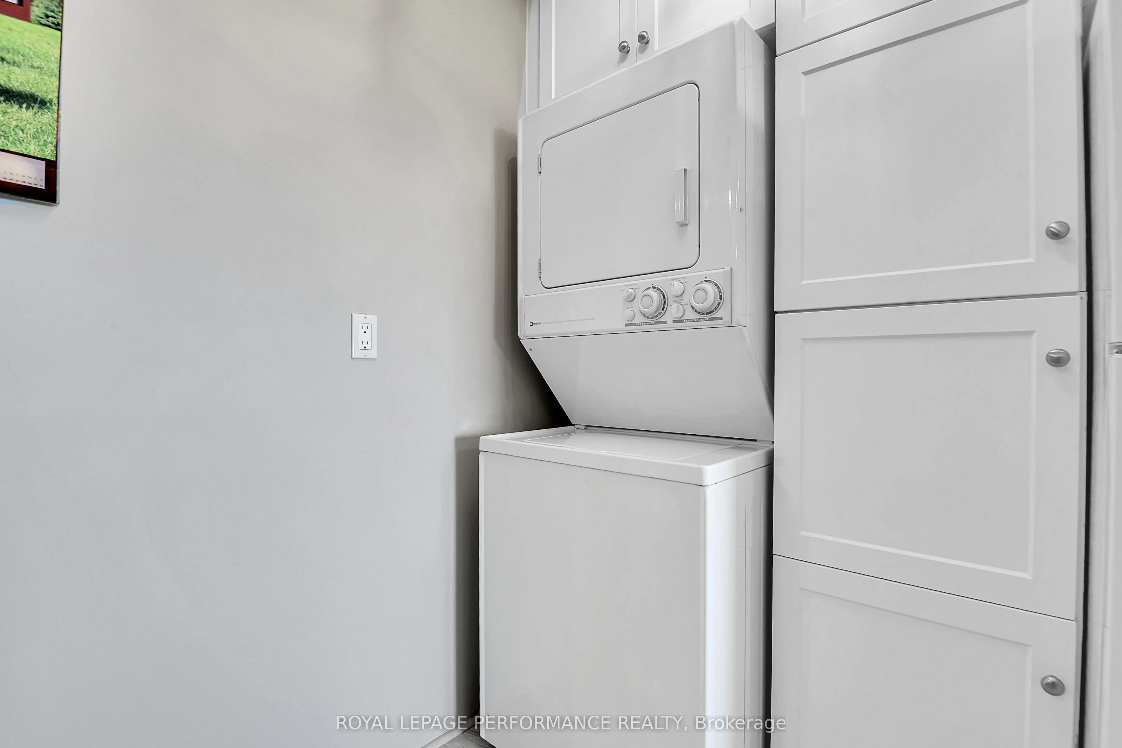 515 St Laurent Boulevard, #2408