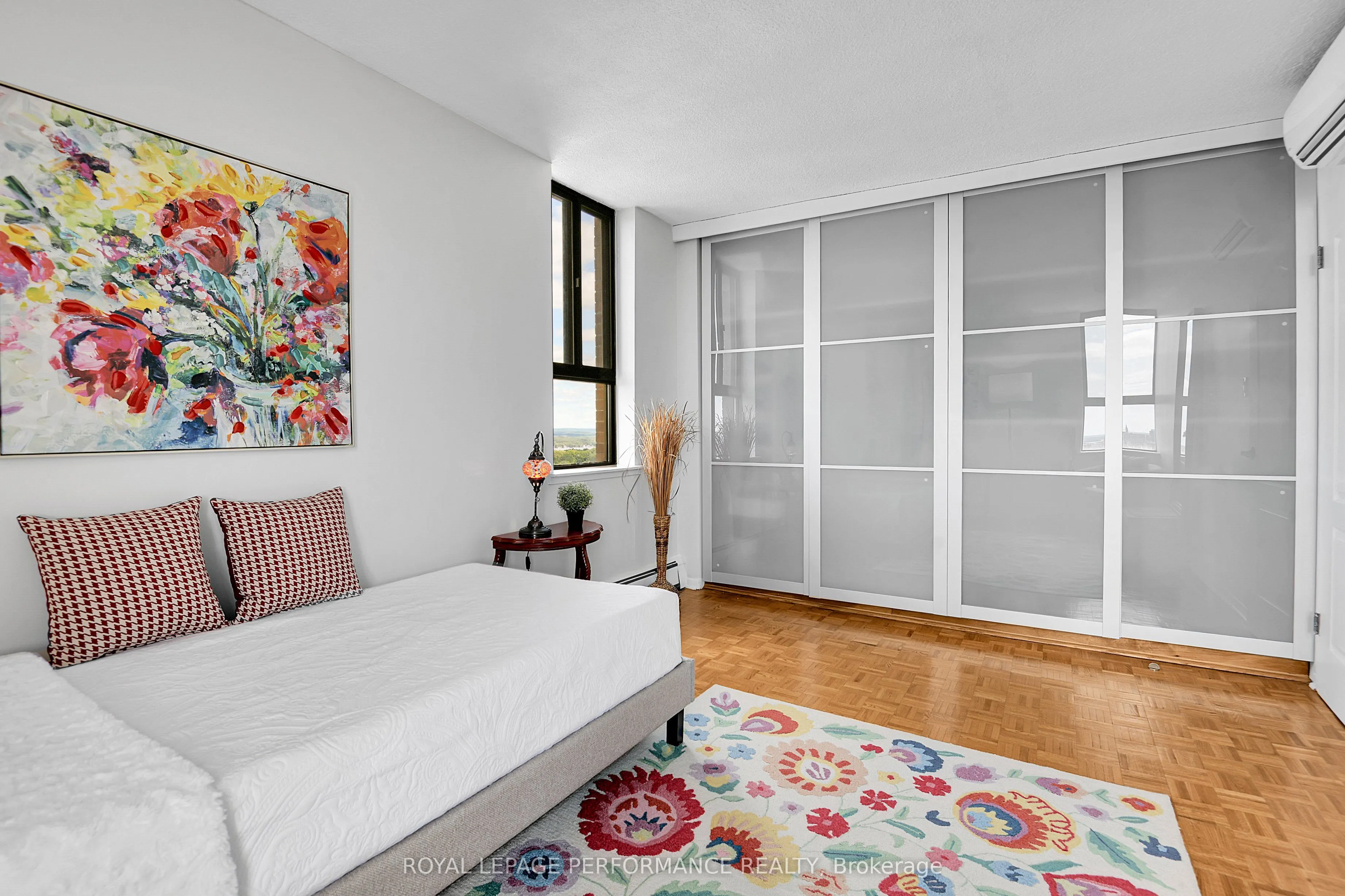 515 St Laurent Boulevard, #2408