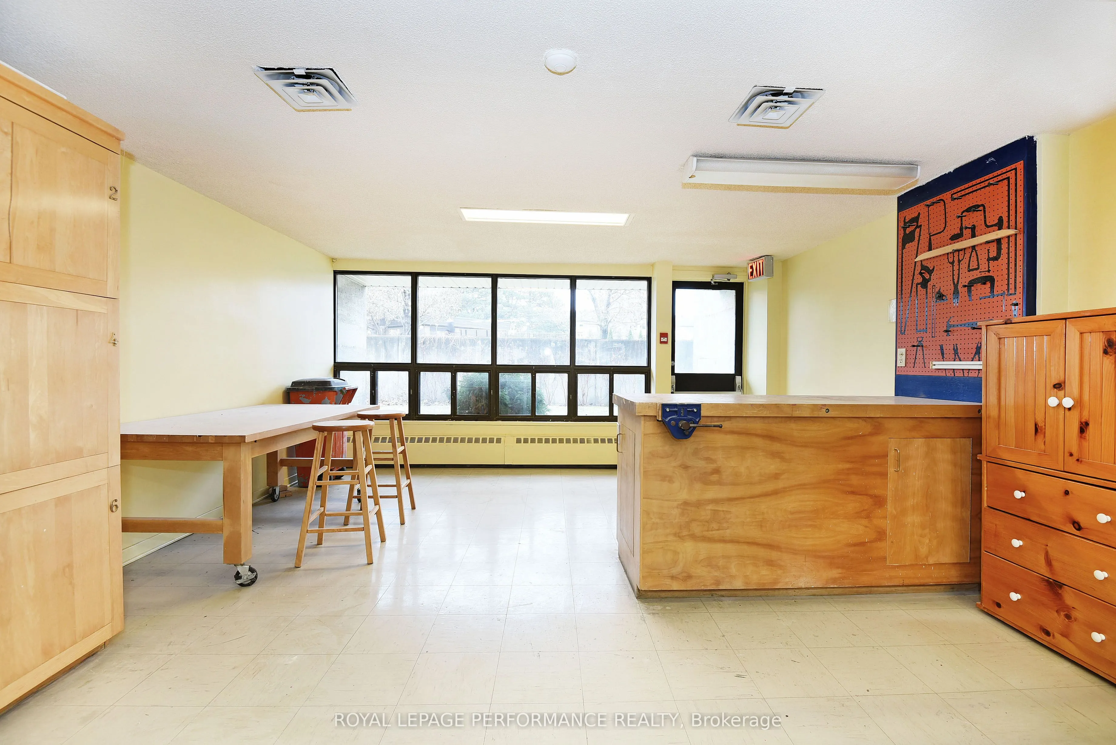 515 St Laurent Boulevard, #2408