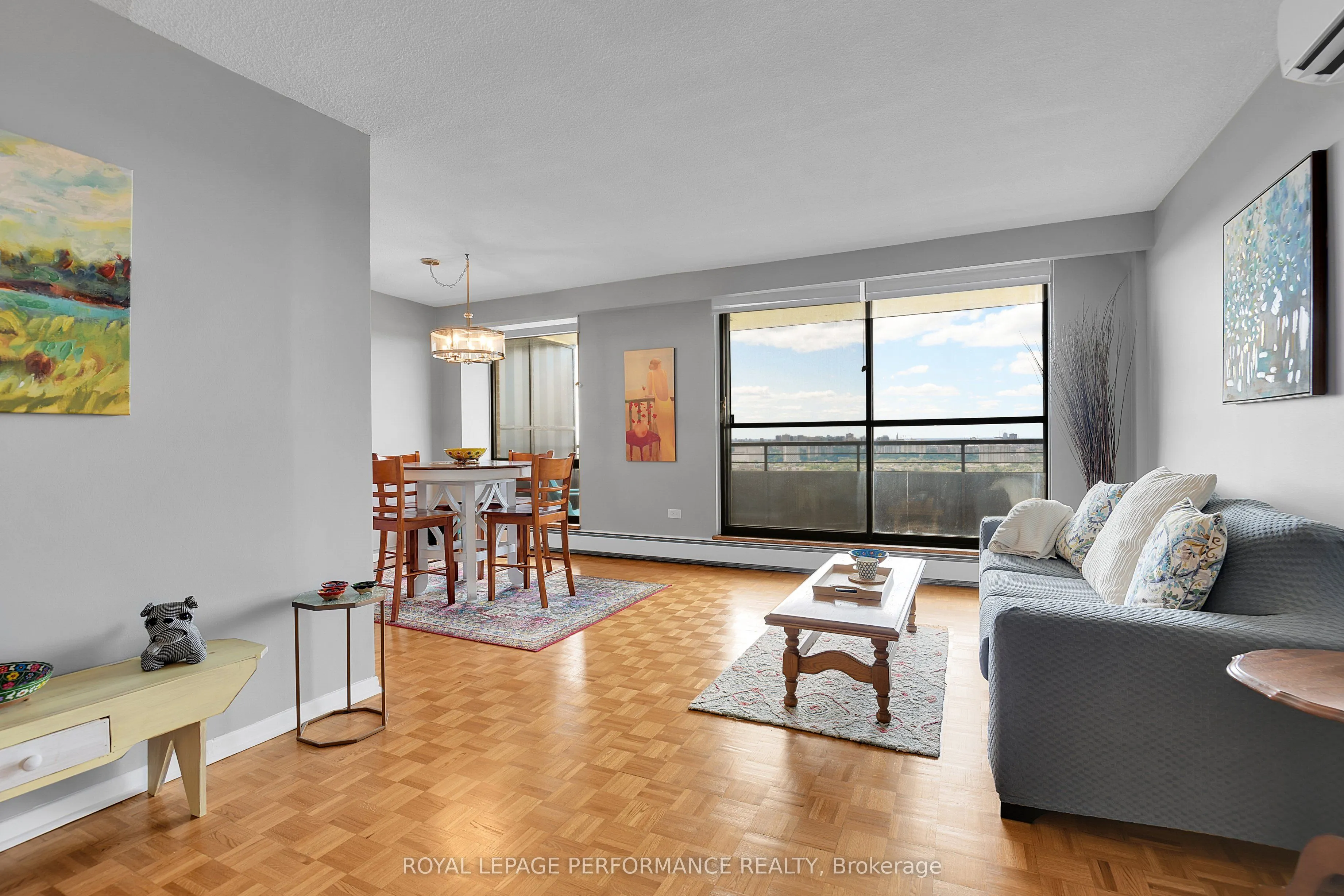 515 St Laurent Boulevard, #2408