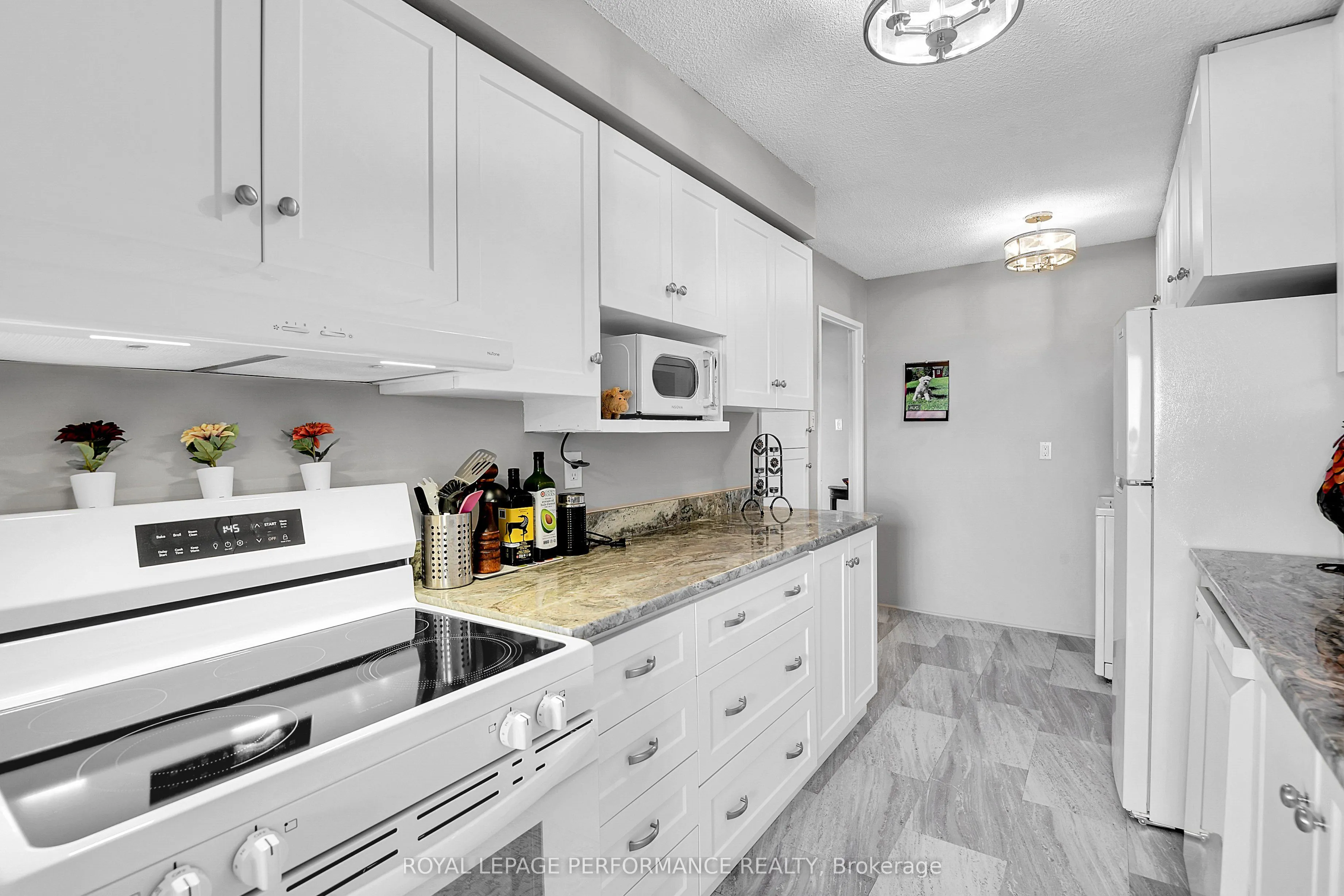 515 St Laurent Boulevard, #2408
