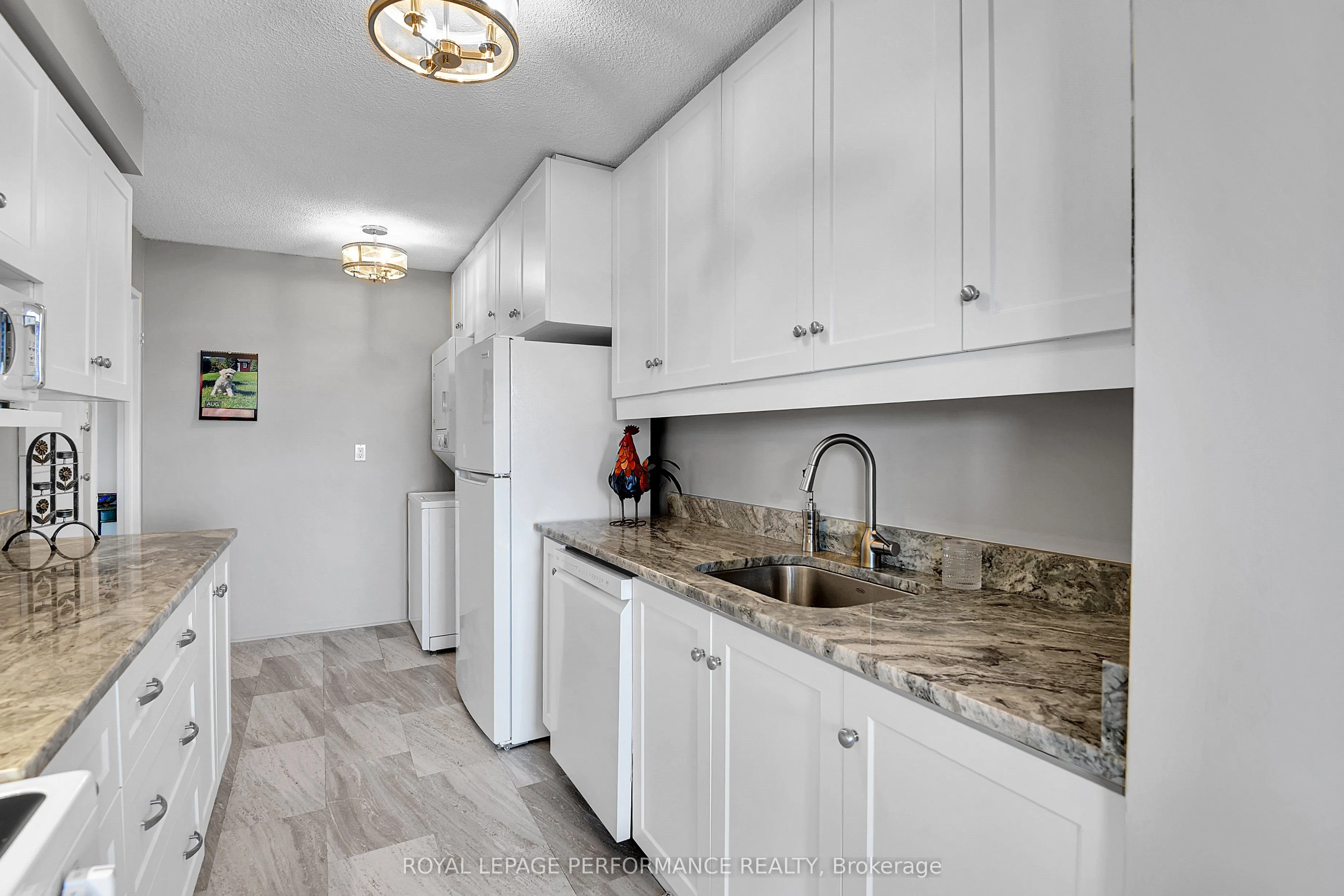 515 St Laurent Boulevard, #2408
