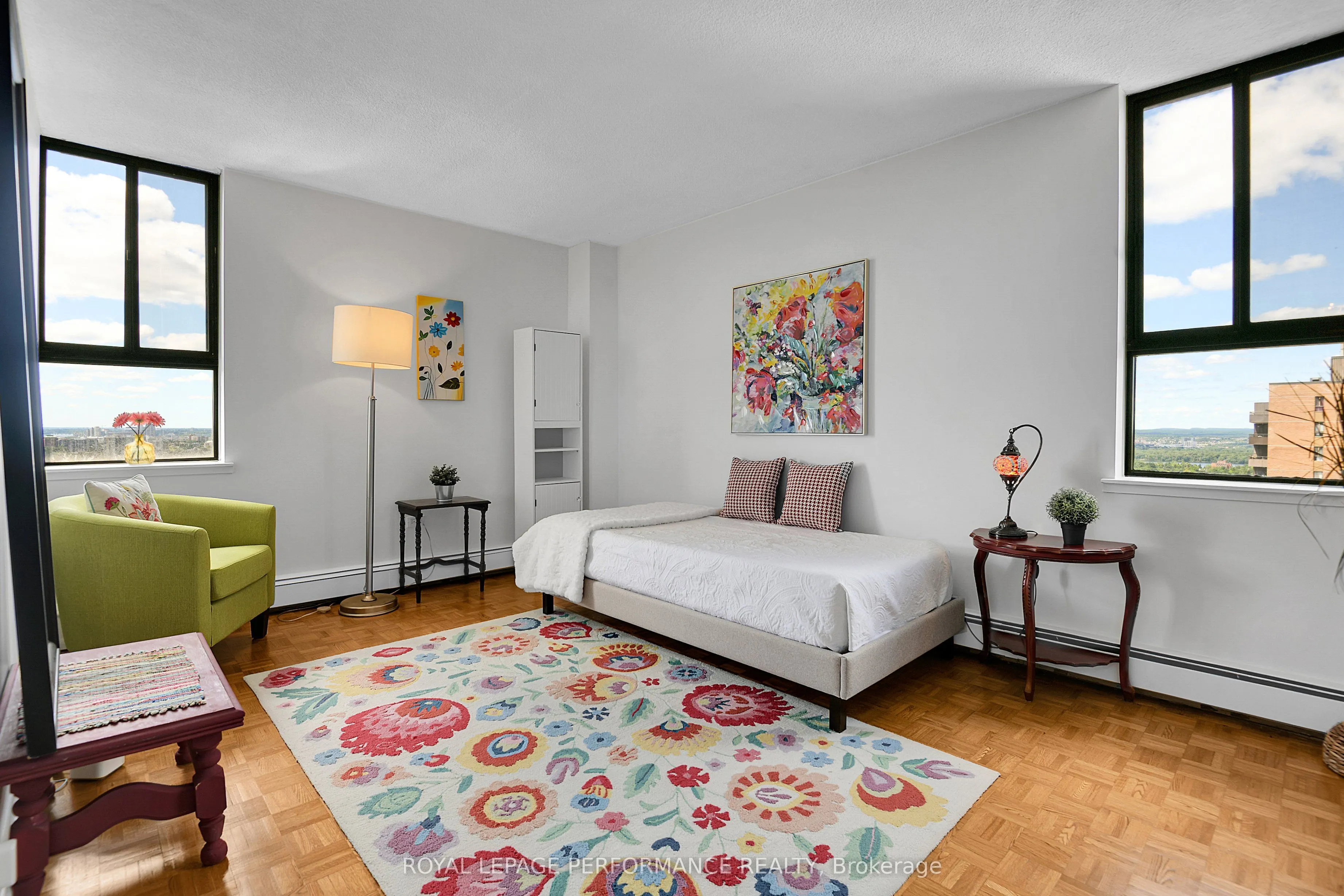515 St Laurent Boulevard, #2408