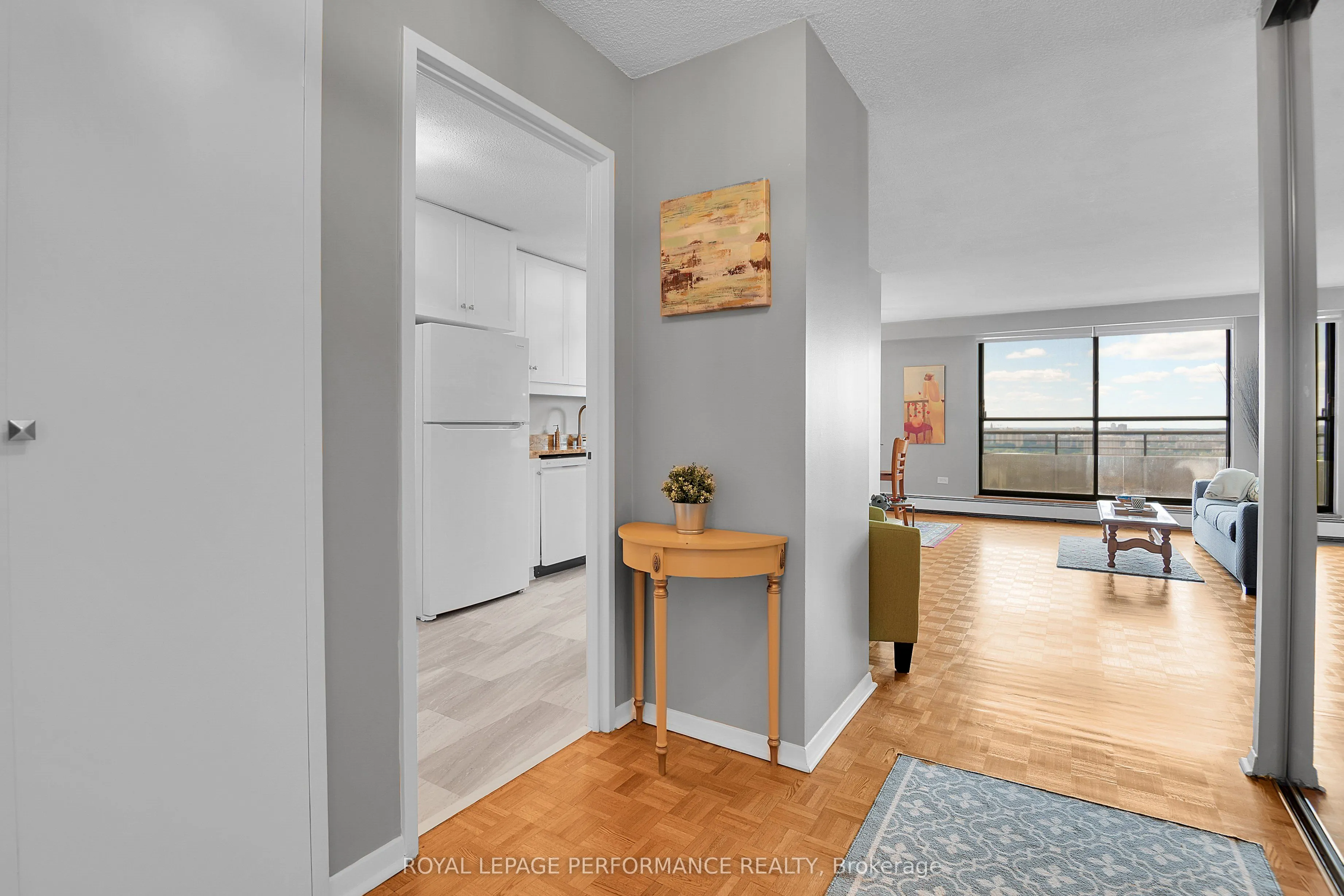 515 St Laurent Boulevard, #2408