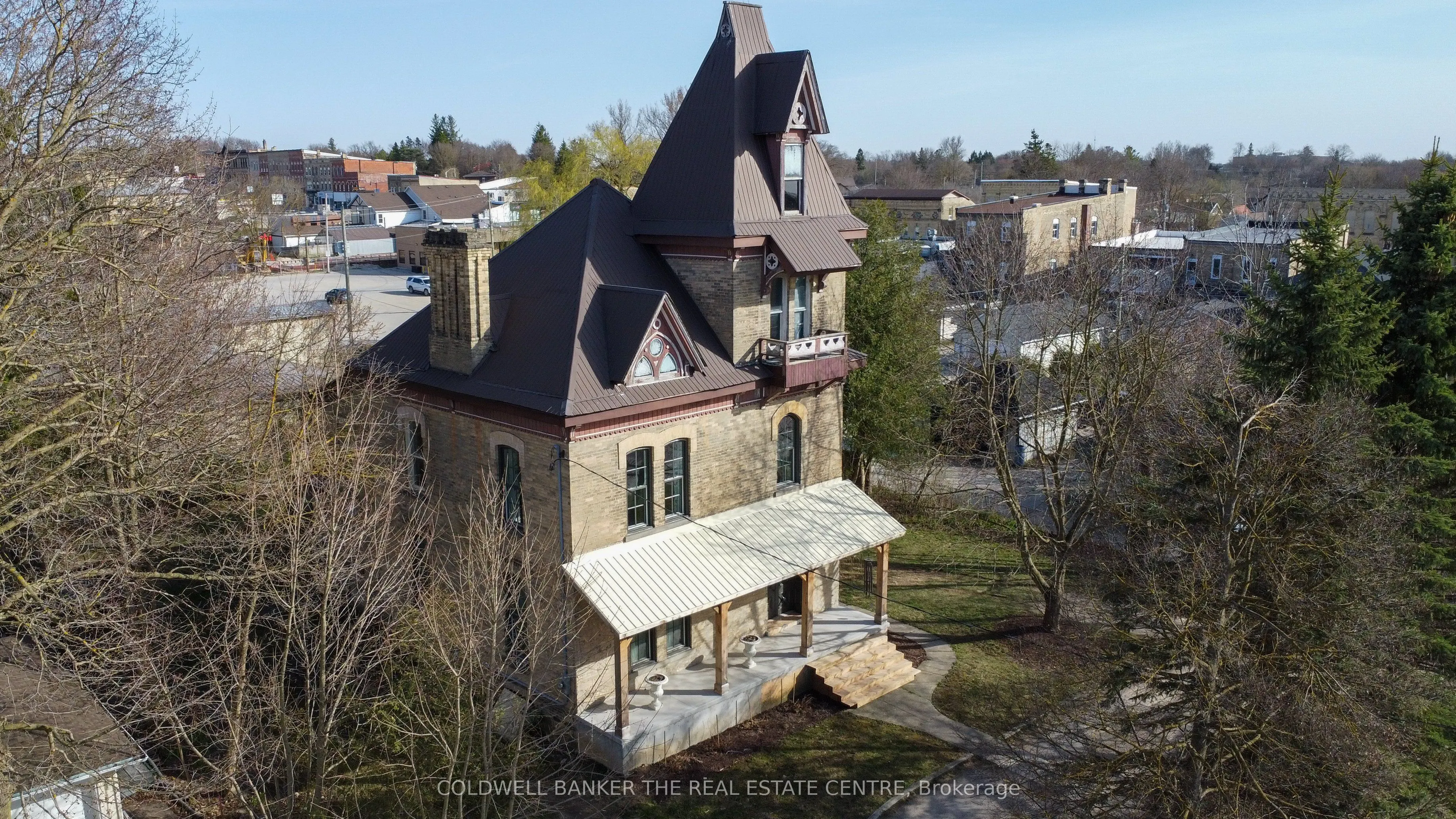 150 WELLINGTON Street E